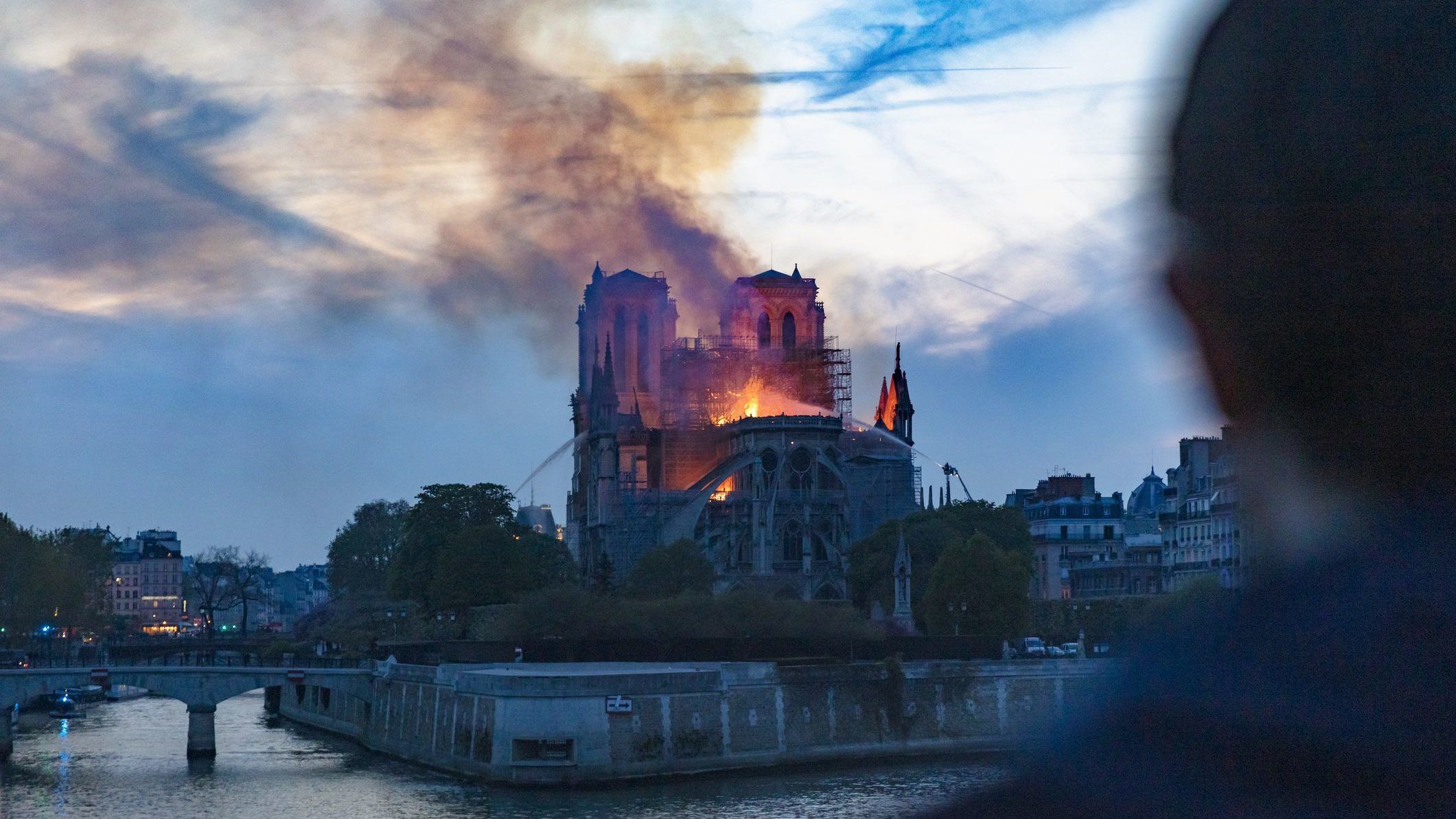 A Notre-Dame égése miatt ólomszennyezett a francia méz