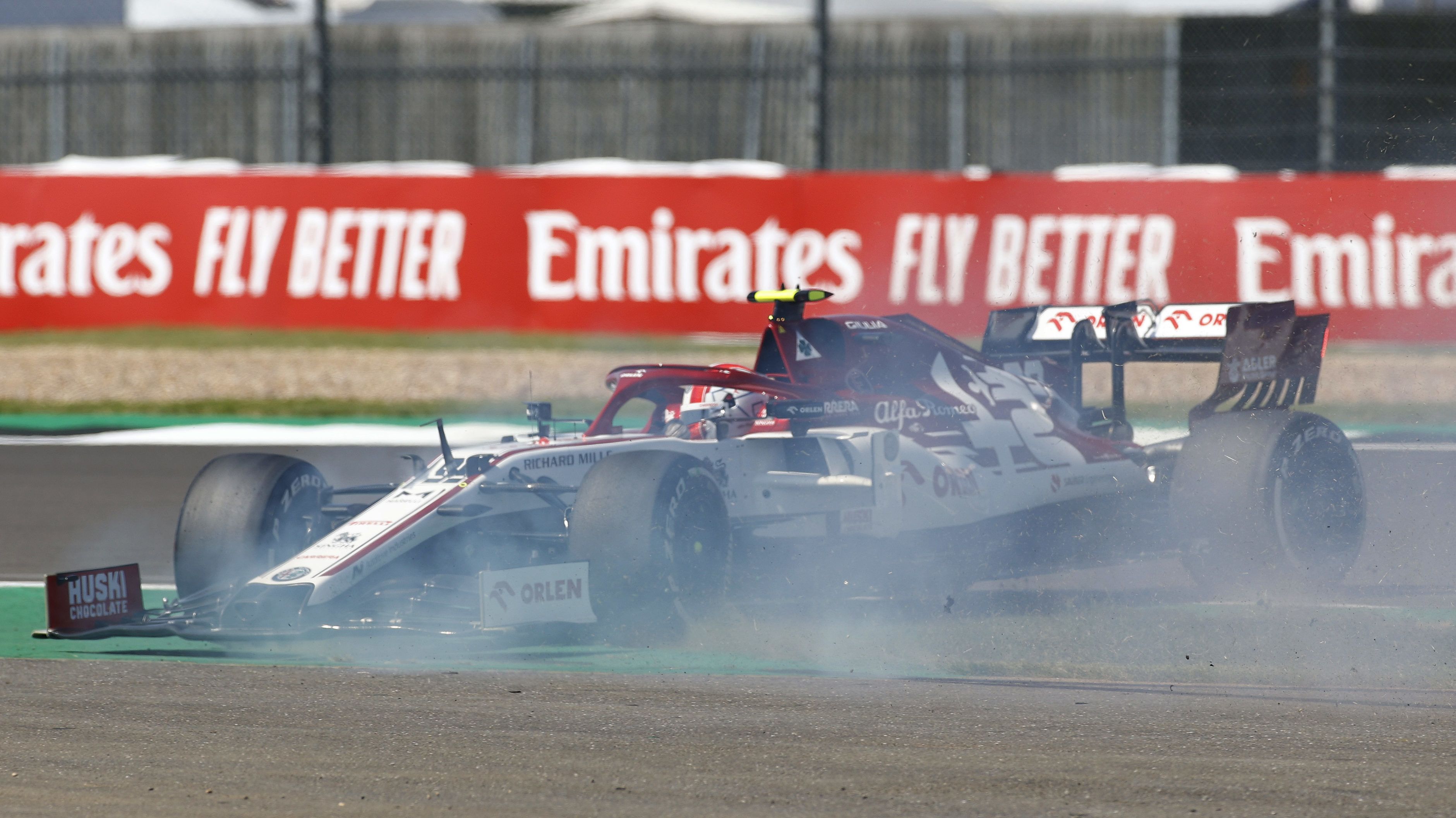 Antonio Giovinazzi miatt állt le a Brit Nagydíj első szabadedzése