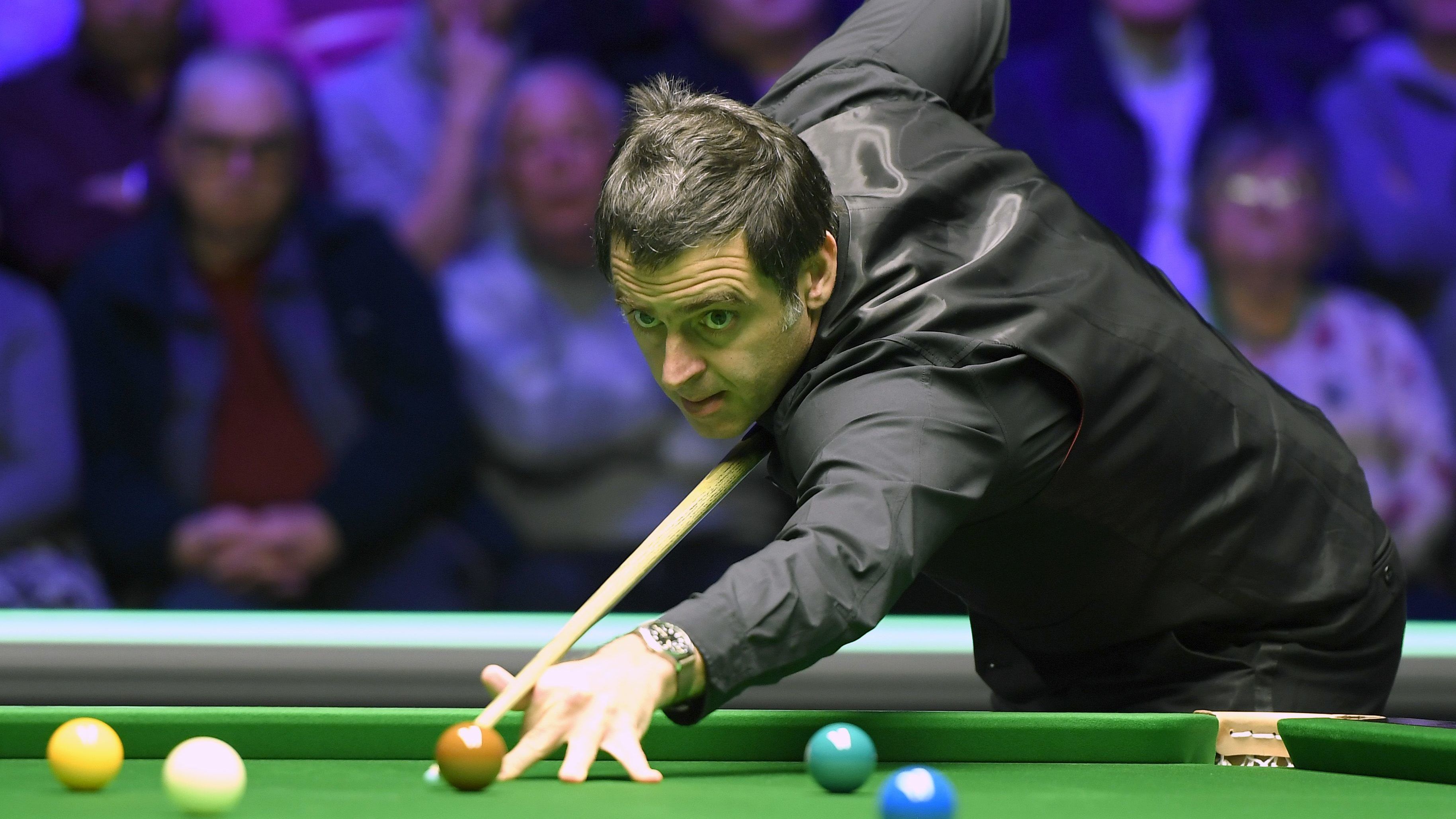 Ronnie O’Sullivan már a sznúker-vb első fordulójában történelmet írt