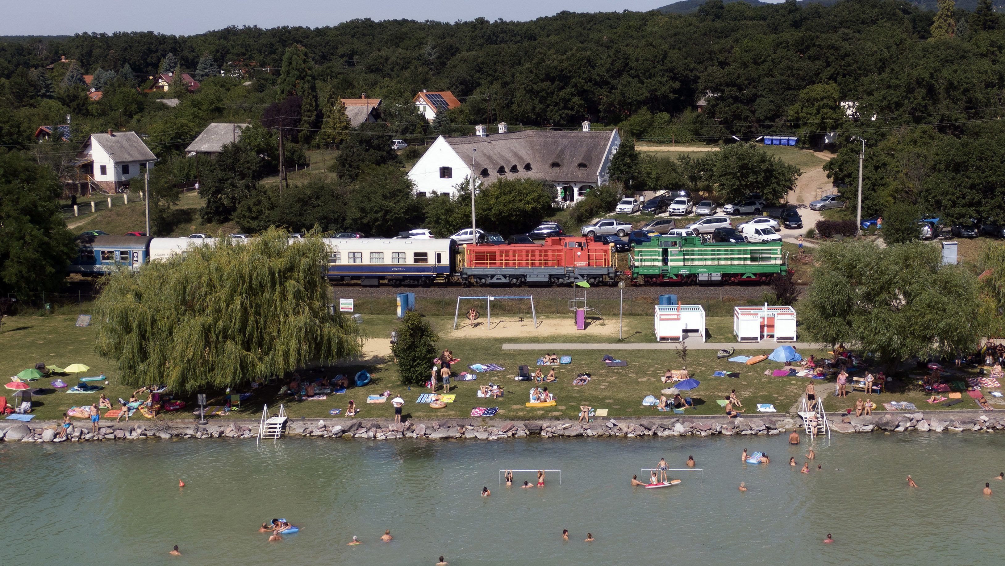 Szárnyal a belföldi turizmus, 430 ezer vendég nyaralt júliusban a Balatonon