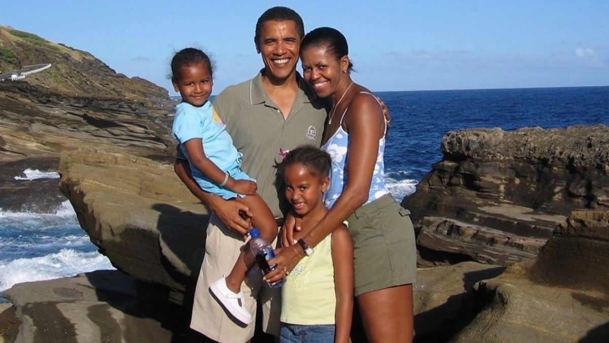 Michelle Obama régi családi fotóval köszöntötte férjét
