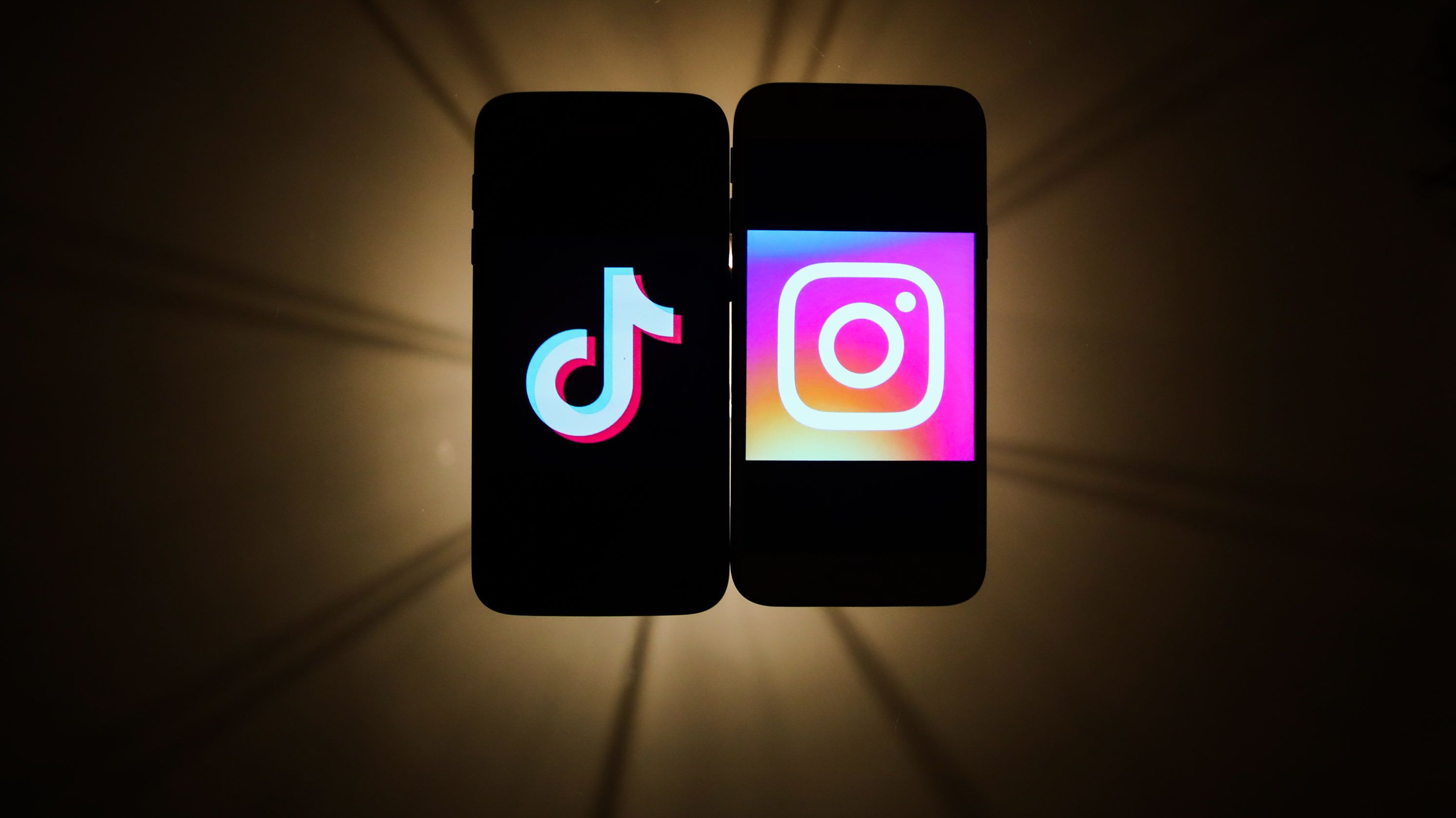 Az Instagram útnak indította a saját TikTok-klónját