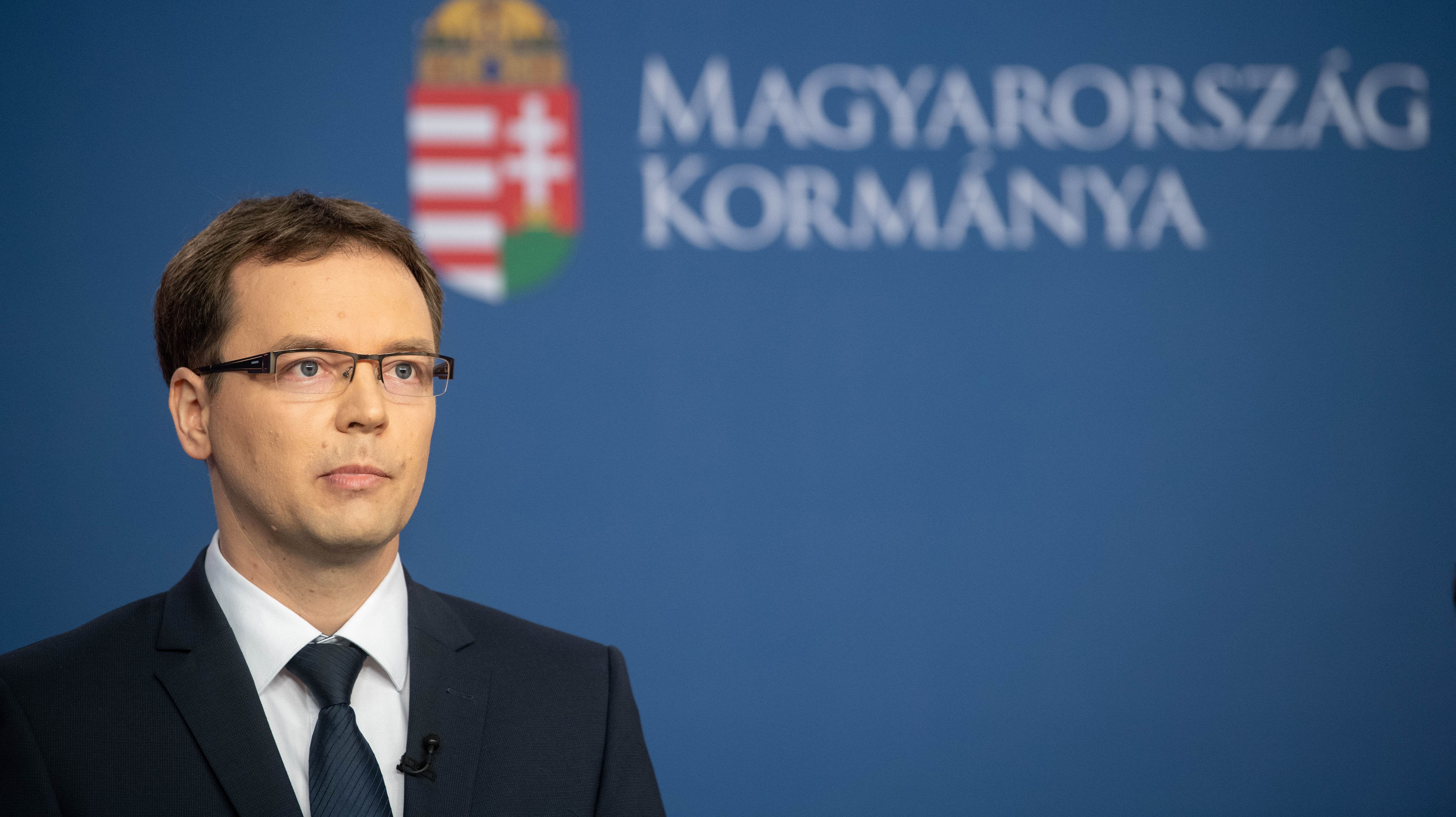 PM: Nem lehet körbeszámlázással kijátszani a katát