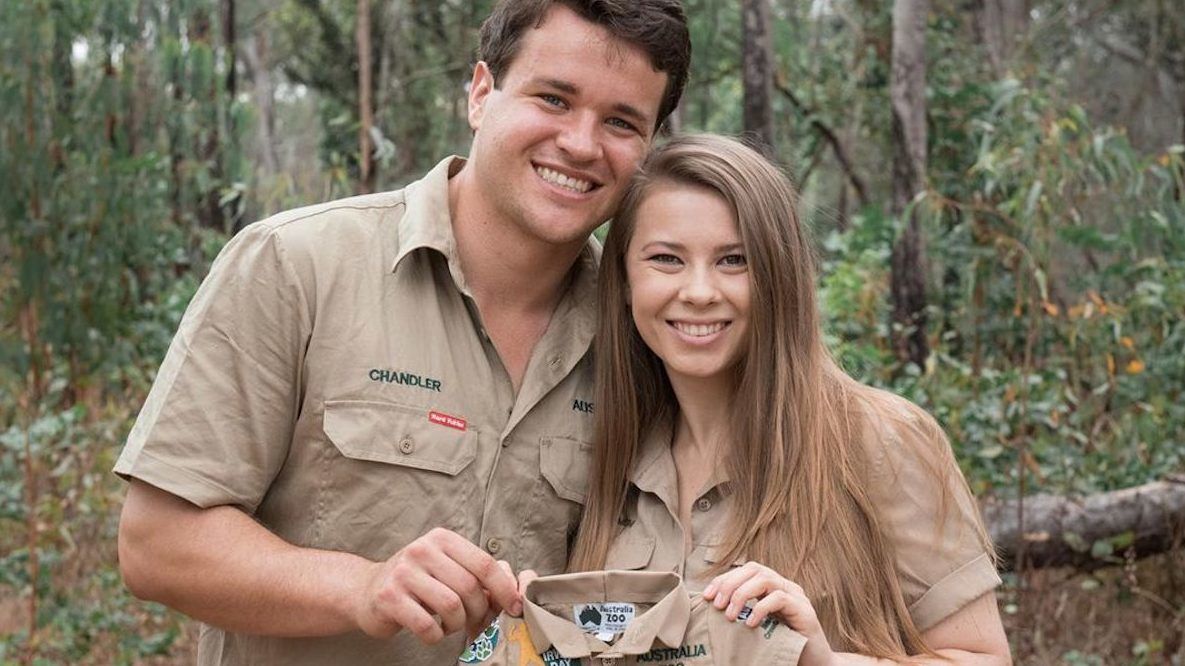 Terhes a krokodilvadász Steve Irwin lánya, Bindi Irwin