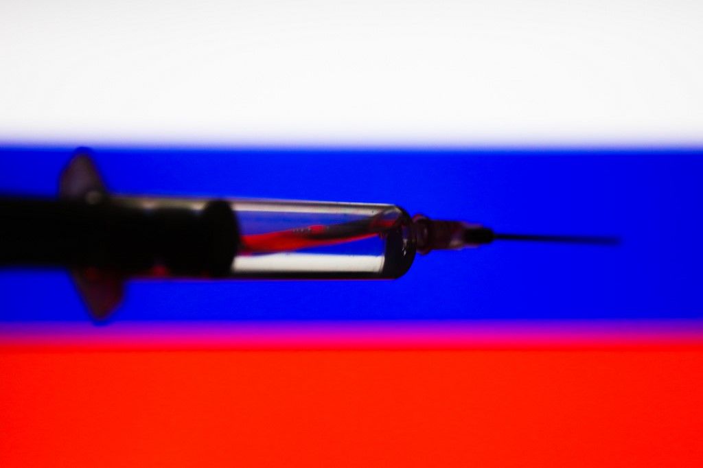 Két héten belül már lehet oltani az orosz koronavírus-vakcinával