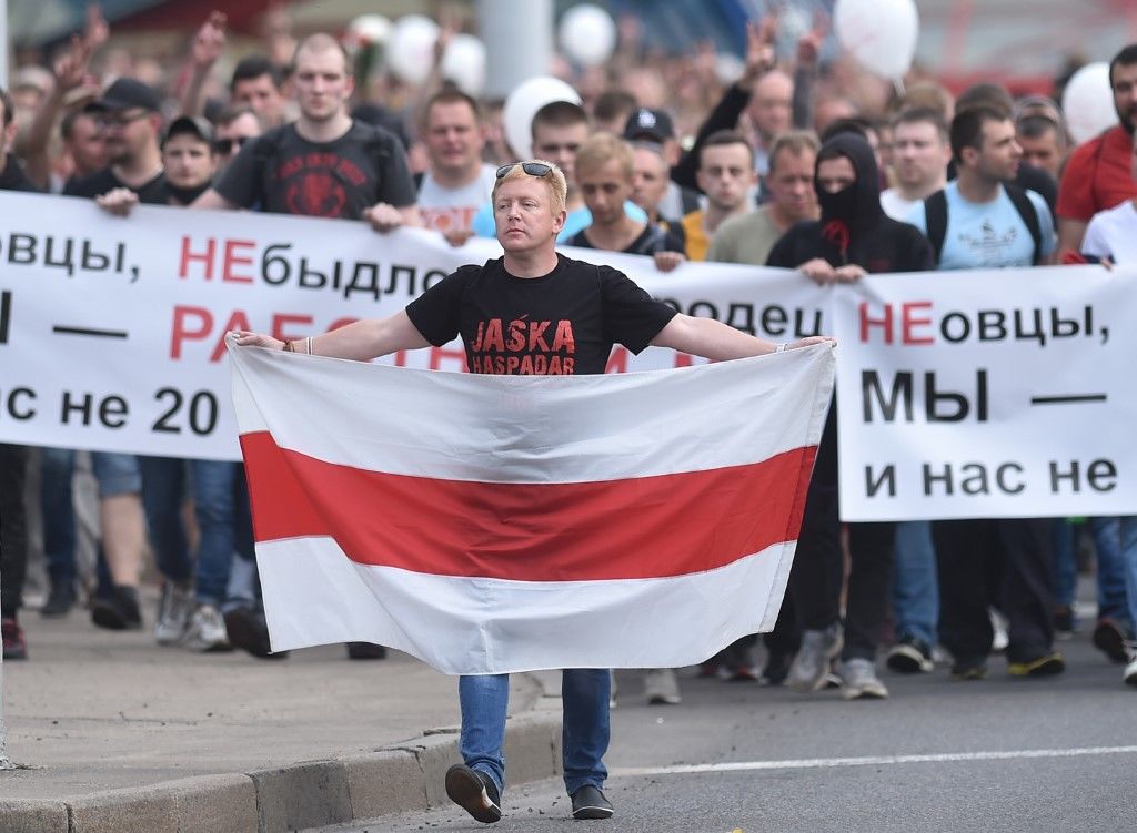 Több ezren vonultak utcára Minszkben a hivatalos végeredmény után