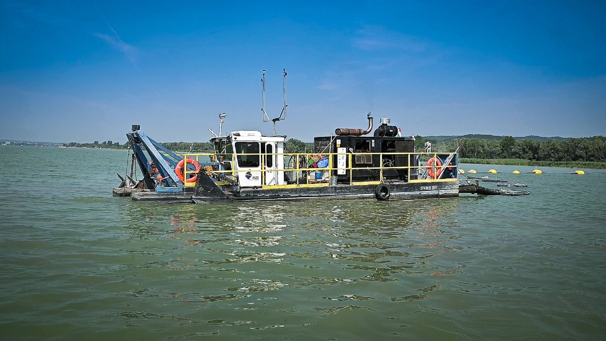 Kisebb hegynyi iszapot vesznek ki a Balatonból