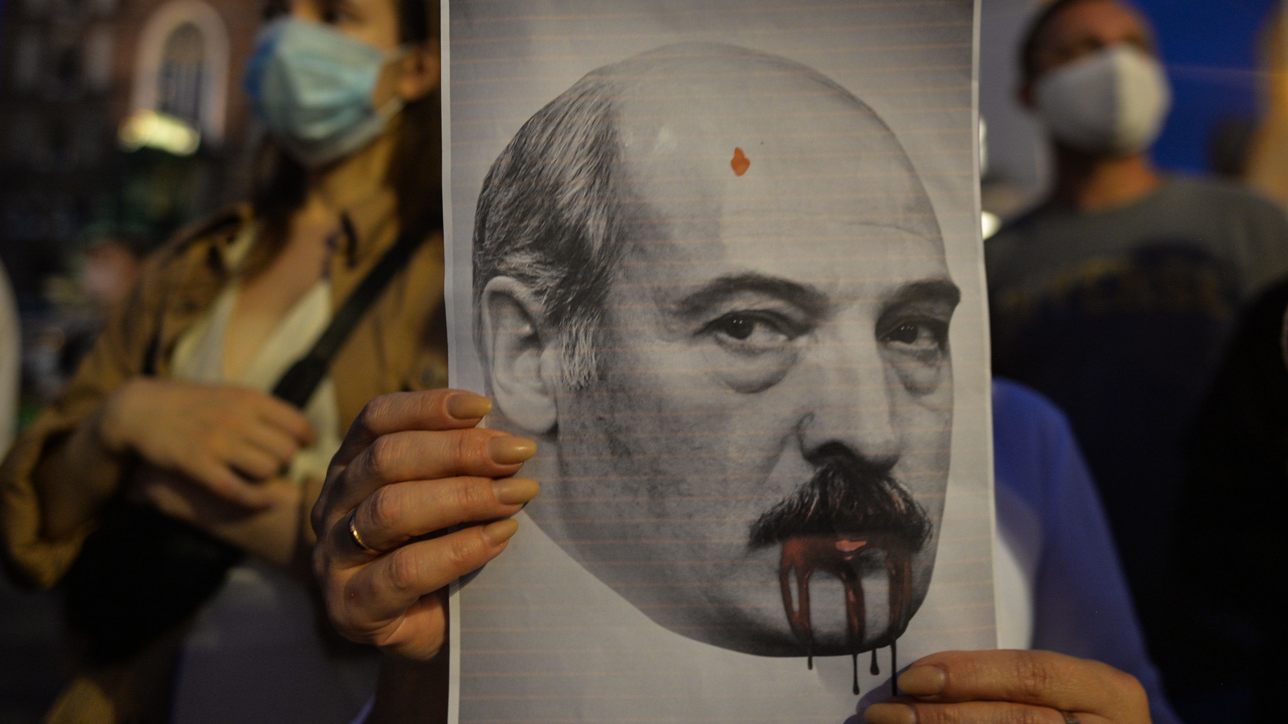 Lukasenka: Nem térhetnek vissza állásaikba az állami média sztrájkoló dolgozói