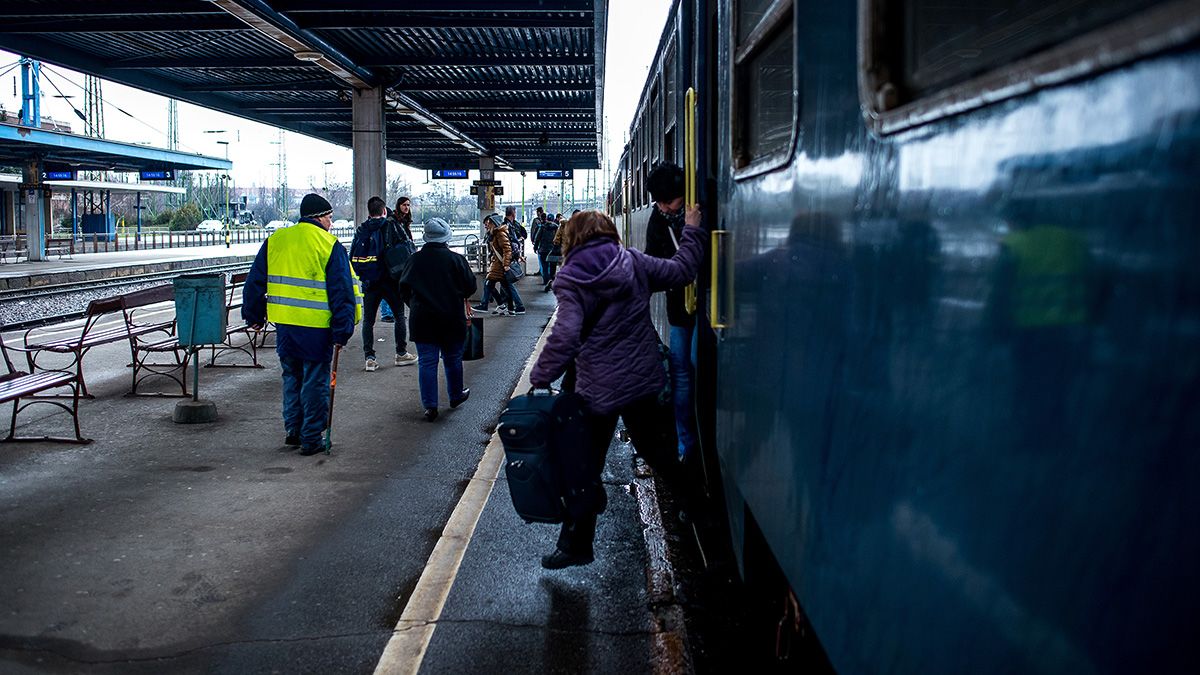 Újra végig közlekednek a vonatok Budapest és Pécs között