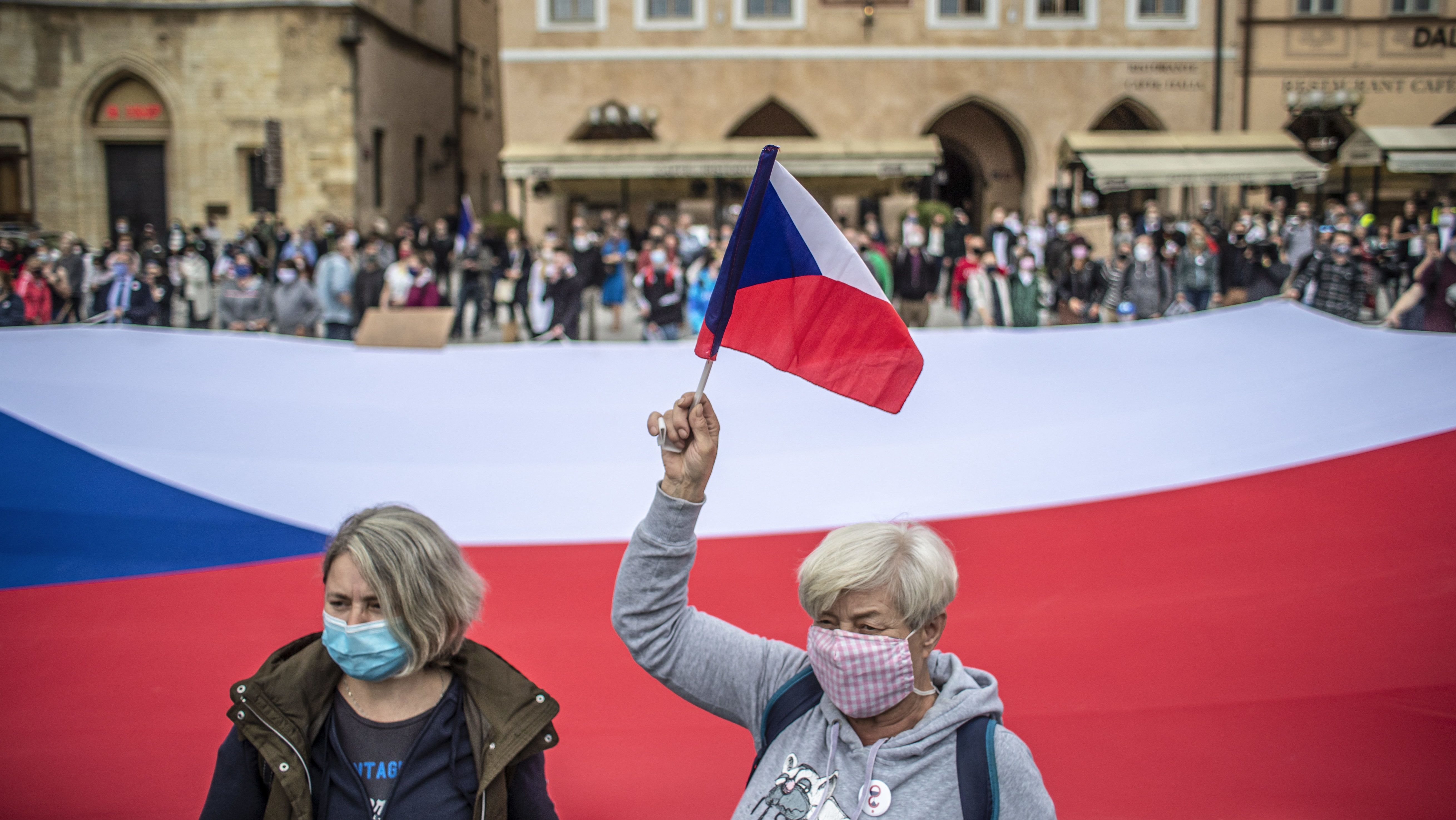 Rekordot döntött a napi fertőzések száma Csehországban