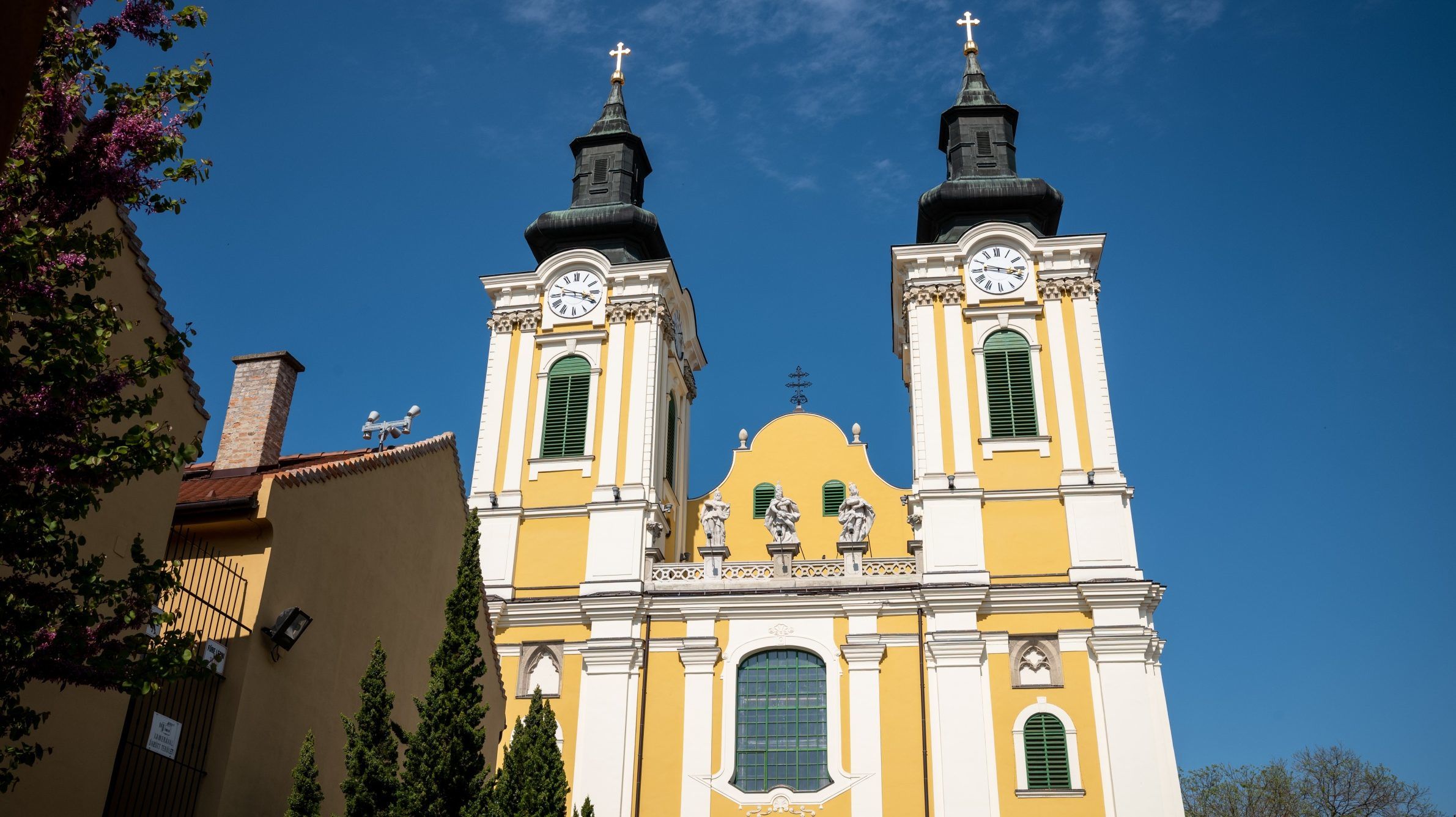 Még nem tervezik a katolikus templomok bezárását