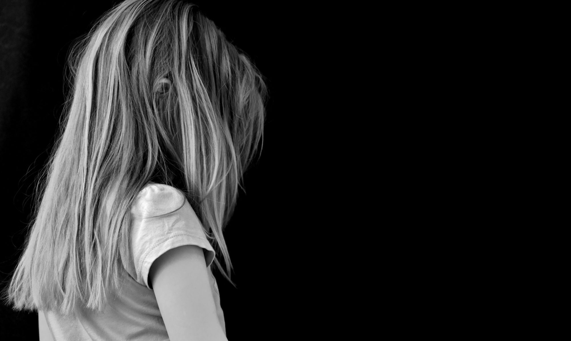 Megerőszakolta 11 éves nevelt lányát egy férfi Heves megyében