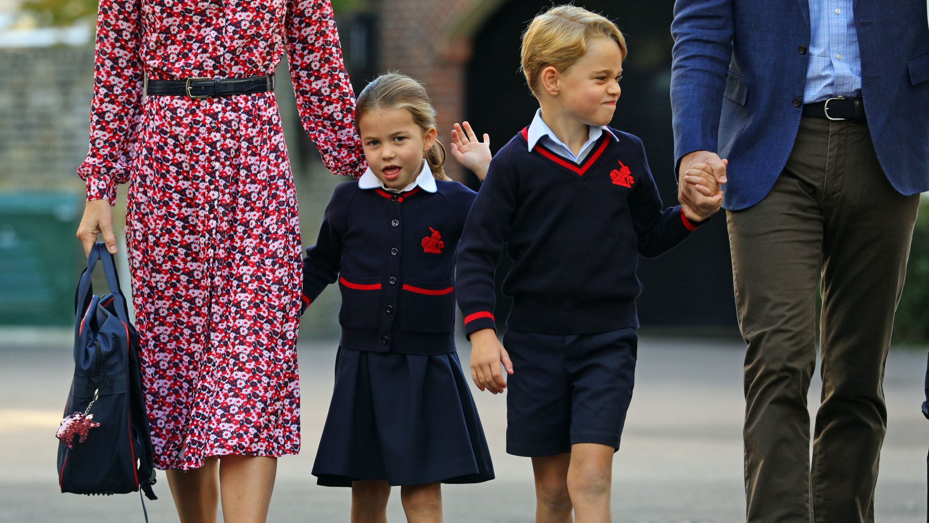 György herceg és Sarolta hercegnő is visszaült az iskolapadba