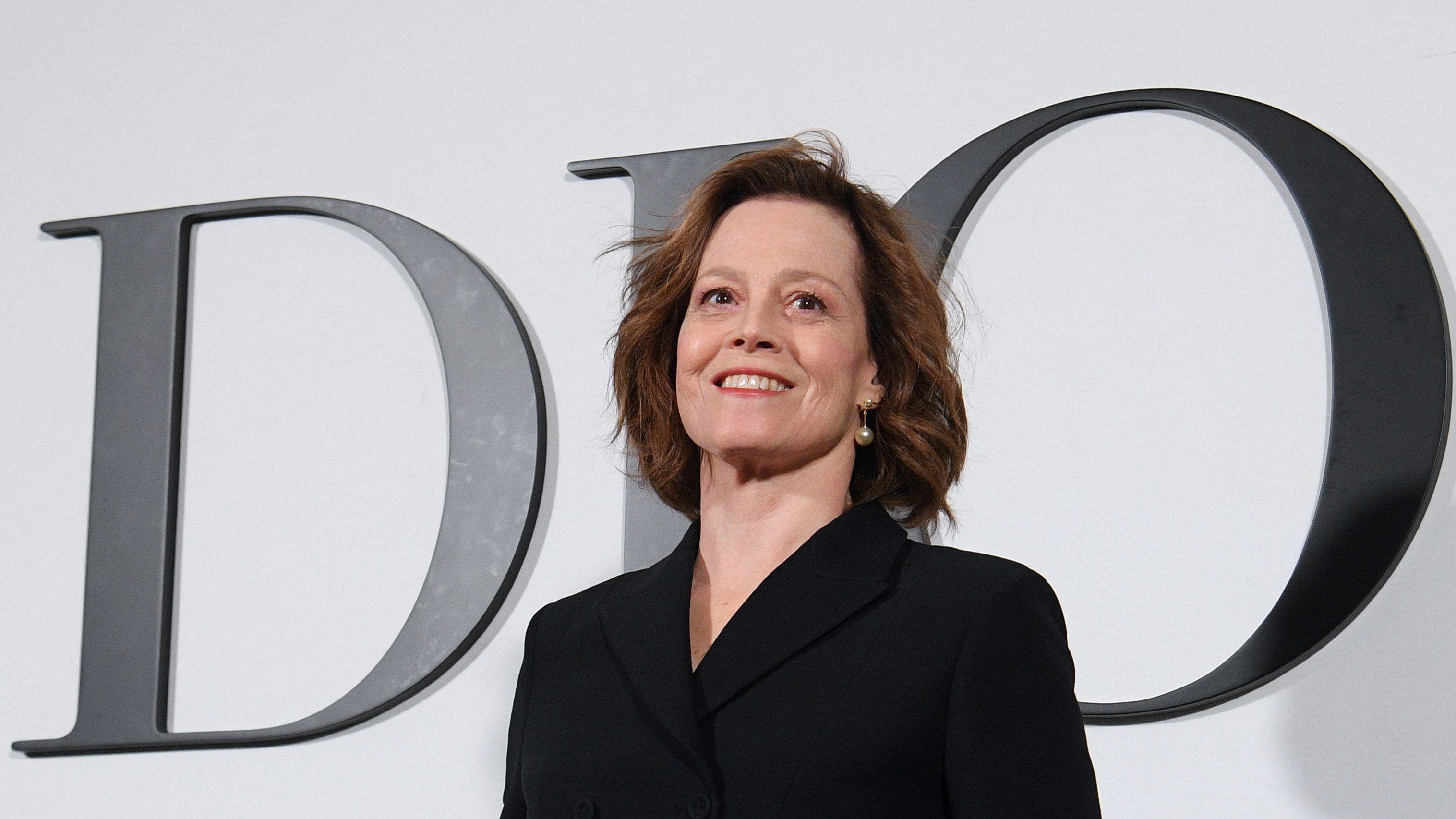 Sigourney Weaver és másik 42 külföldi filmes is kiáll az SzFE mellett