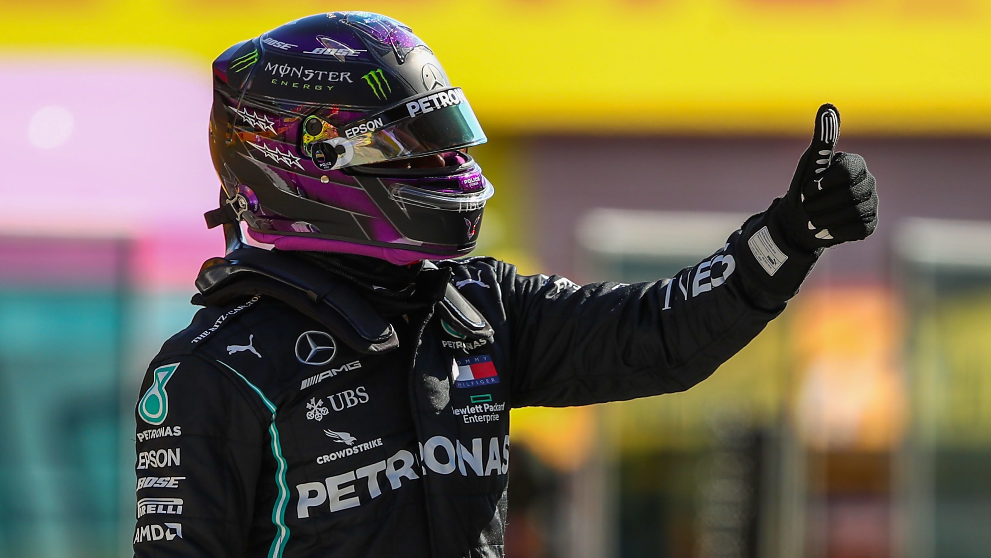 Lewis Hamiltoné a pole az első Toszkán Nagydíjon