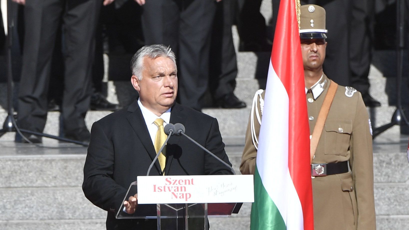 A Felelős Értelmiség a háborús retorika helyett felelős kormányzást követel Orbántól