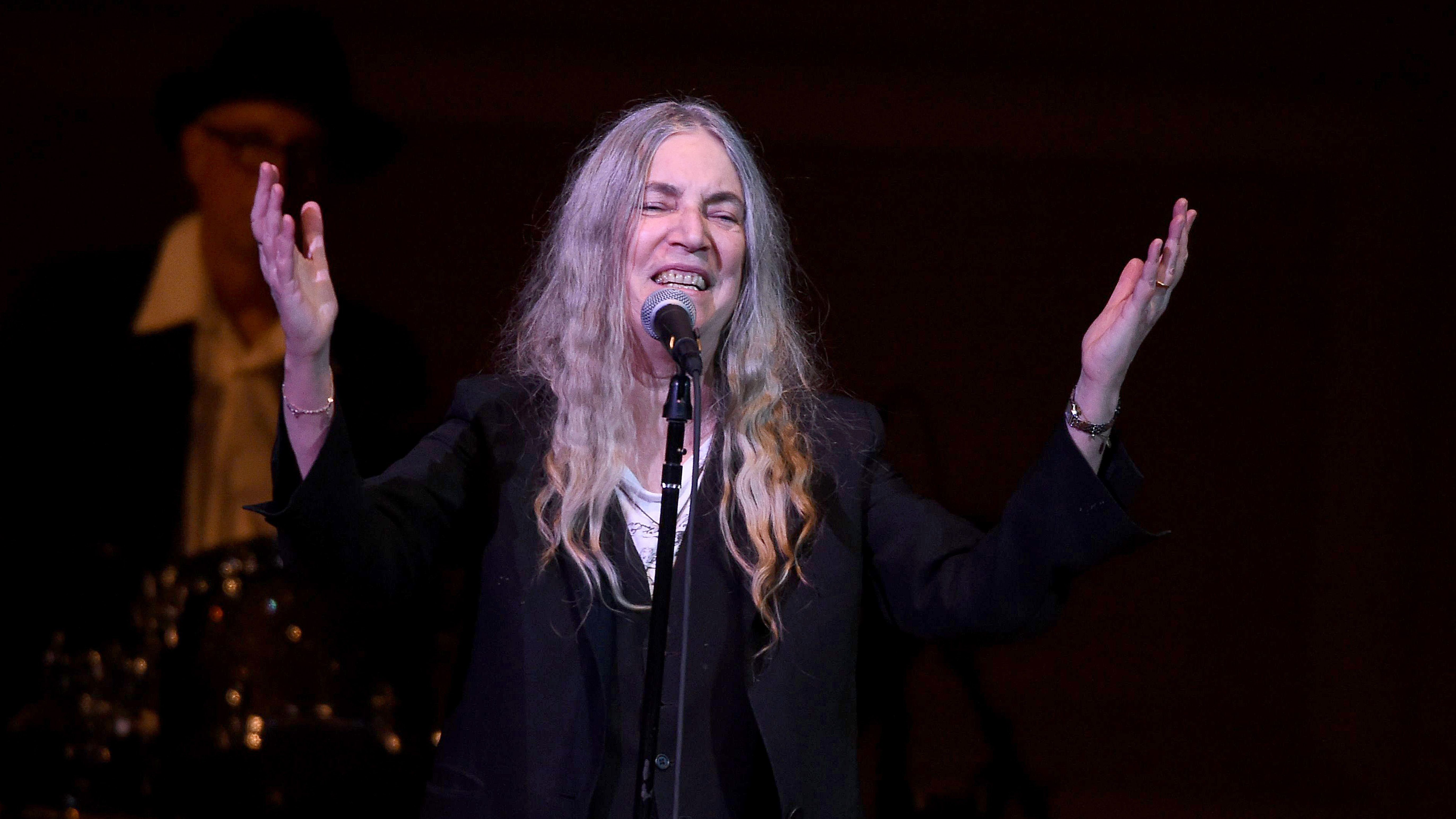 Jó hírünk a nagyvilágban: Patti Smith Kosztolányit olvas