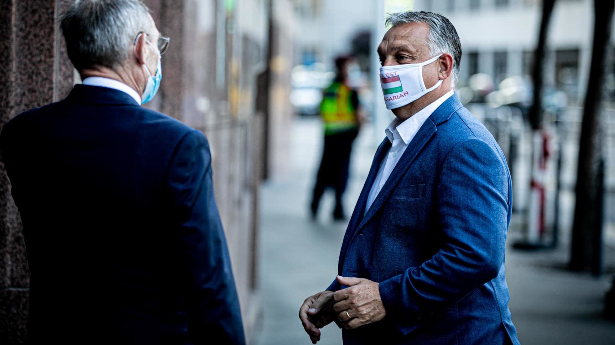 Orbán megkérte a fideszes képviselőket, hordjanak maszkot