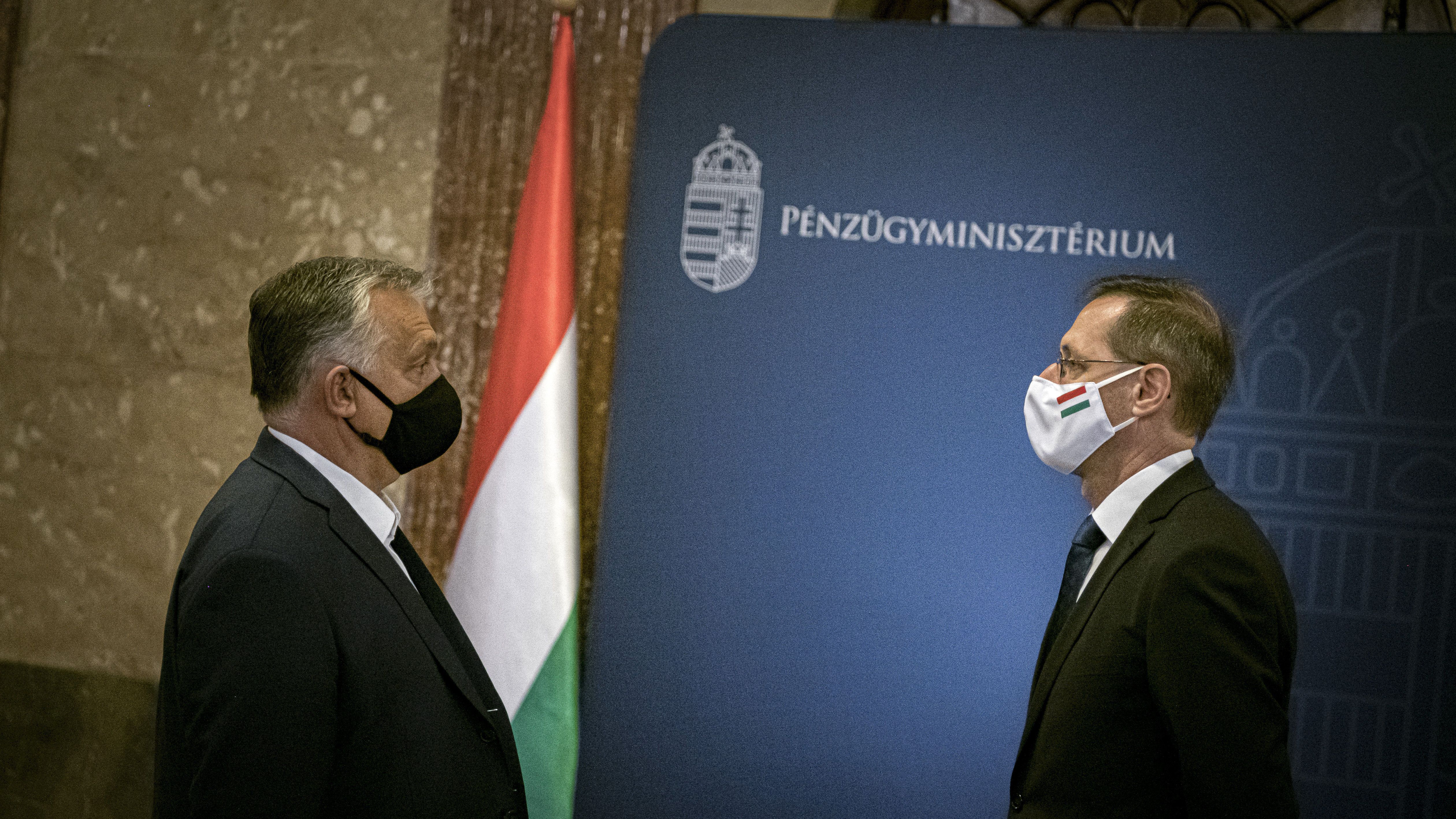 Orbán: a családosoknál, a nyugdíjasoknál és a munkanélkülieknél meghosszabbodik a hitelmoratórium