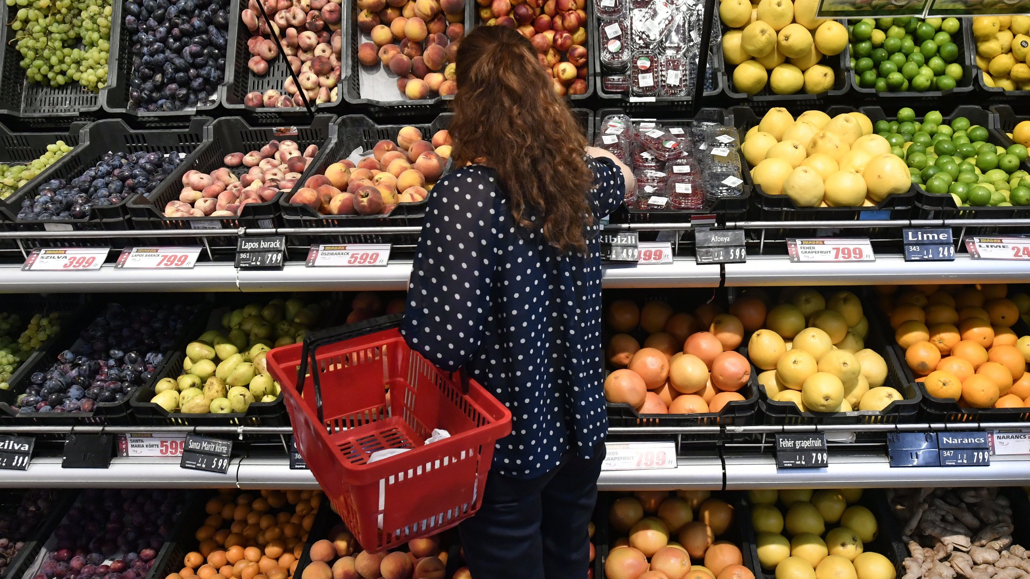 Megindokolta az agrárkamara, miért van az egekben a gyümölcs ára