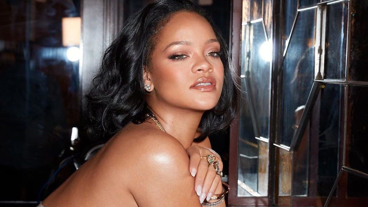 Rihanna rajongói azzal szórakoznak, hogy őt kiáltják ki Barbados új királynőjévé