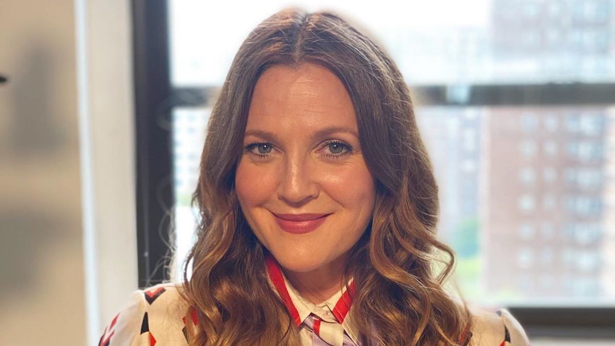 Drew Barrymore segített megmenteni egy elütött kutyát