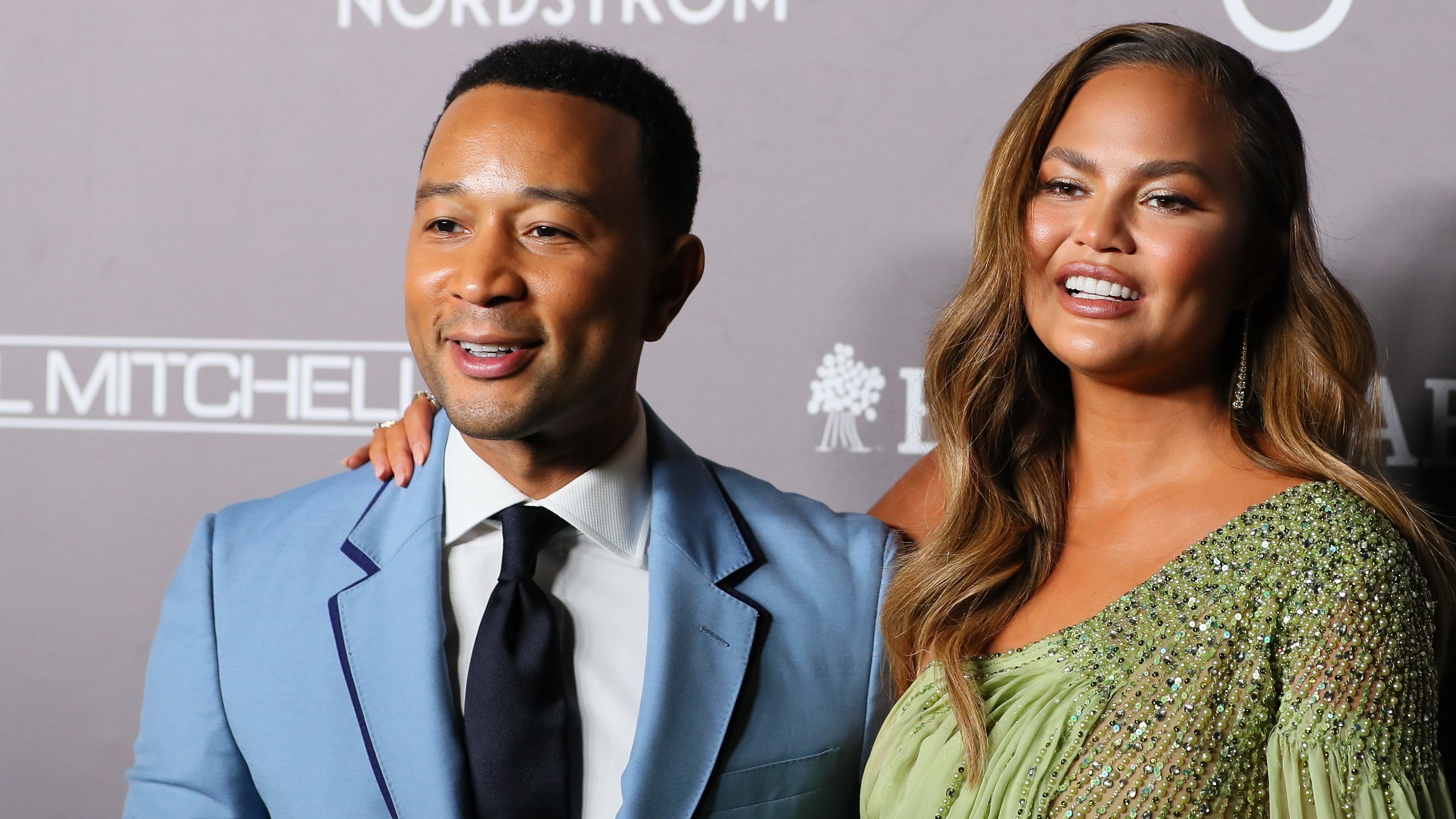 Bámulatos új luxusházba költözik John Legend és Chrissy Teigen