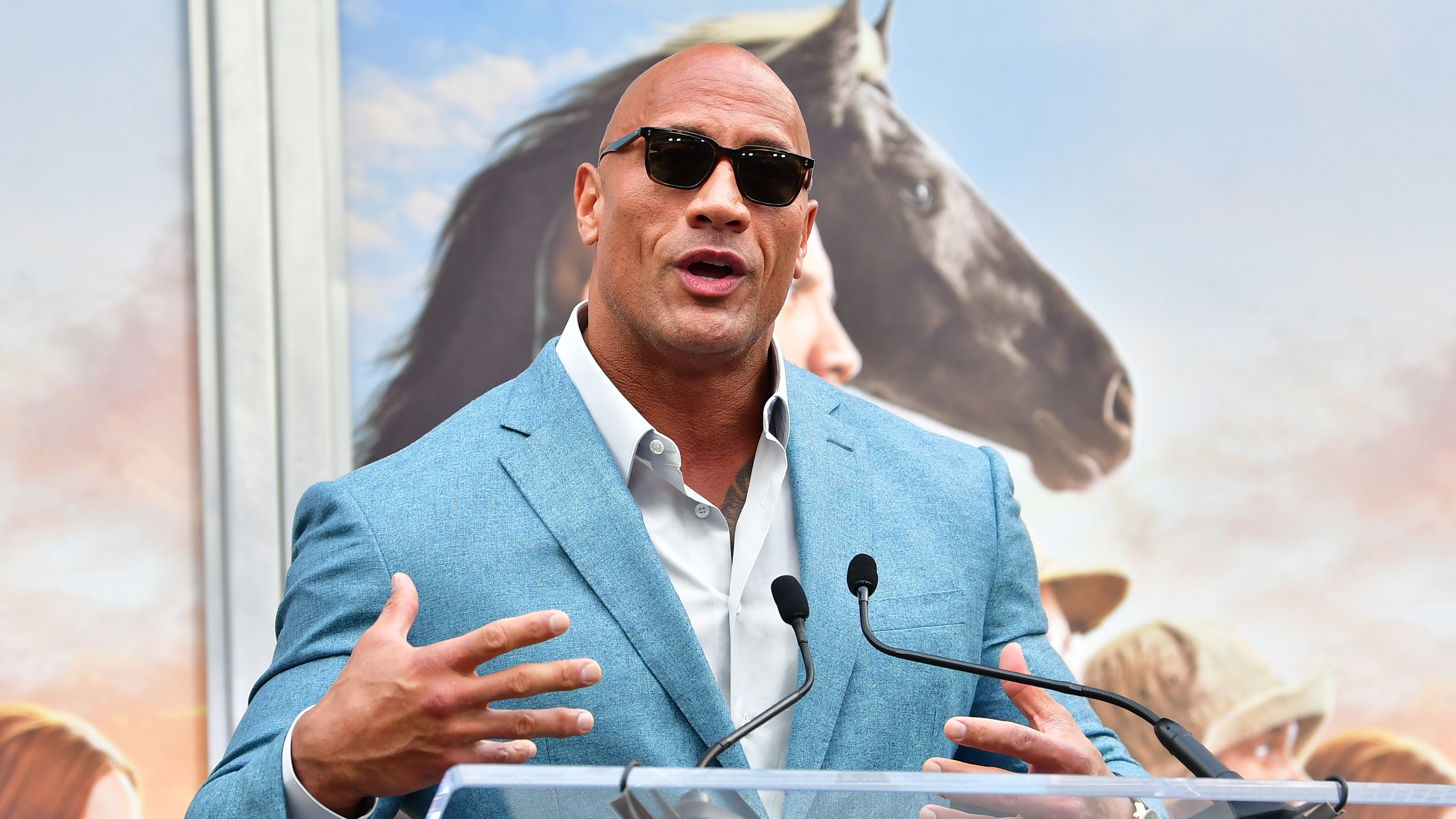 Biden támogatására buzdít az eddig nem politizáló Dwayne Johnson