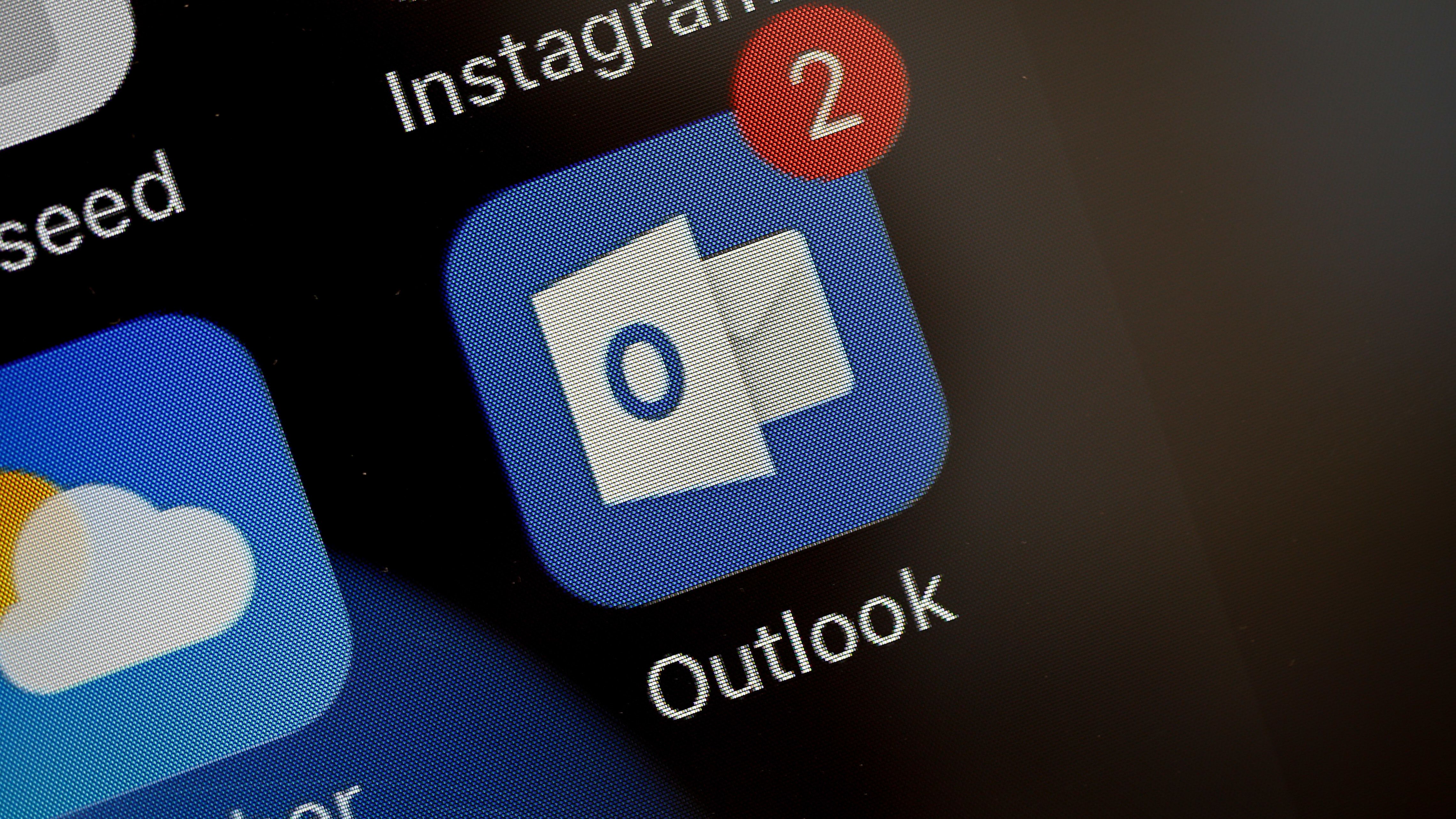 Új funkciókkal bővül a mobilos Outlook