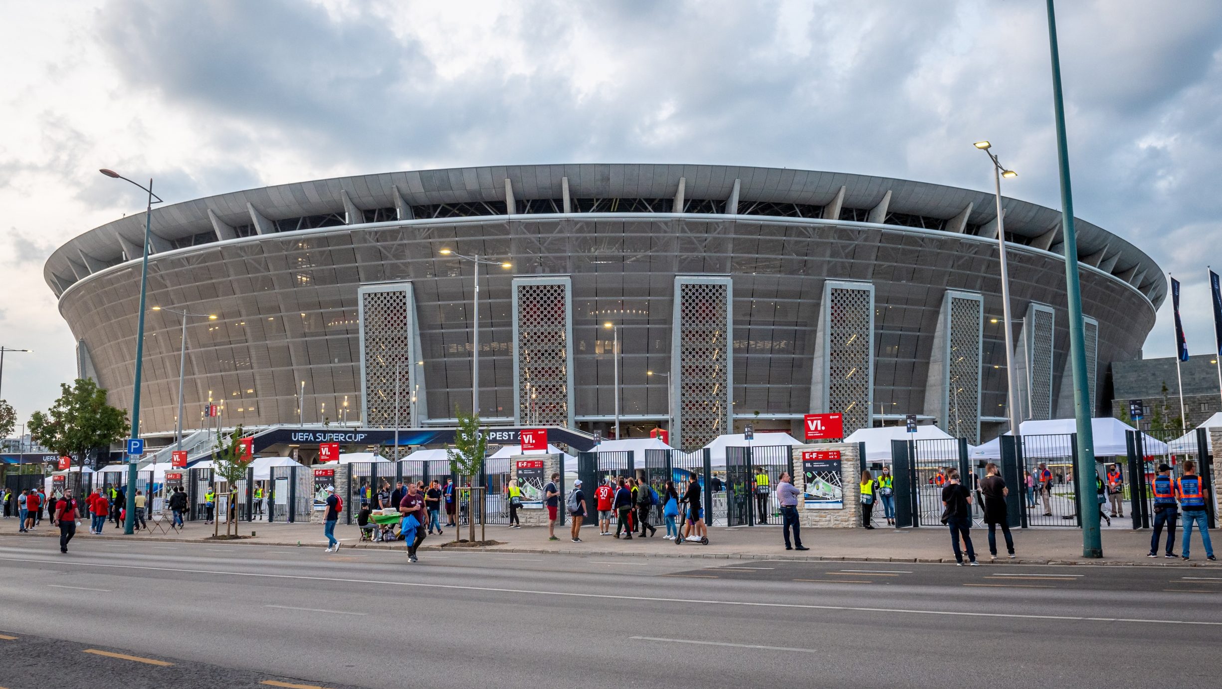 Ha az UEFA rábólint, a Barcelona és a Juventus elleni BL-meccseit a Puskásban játszhatja a Fradi