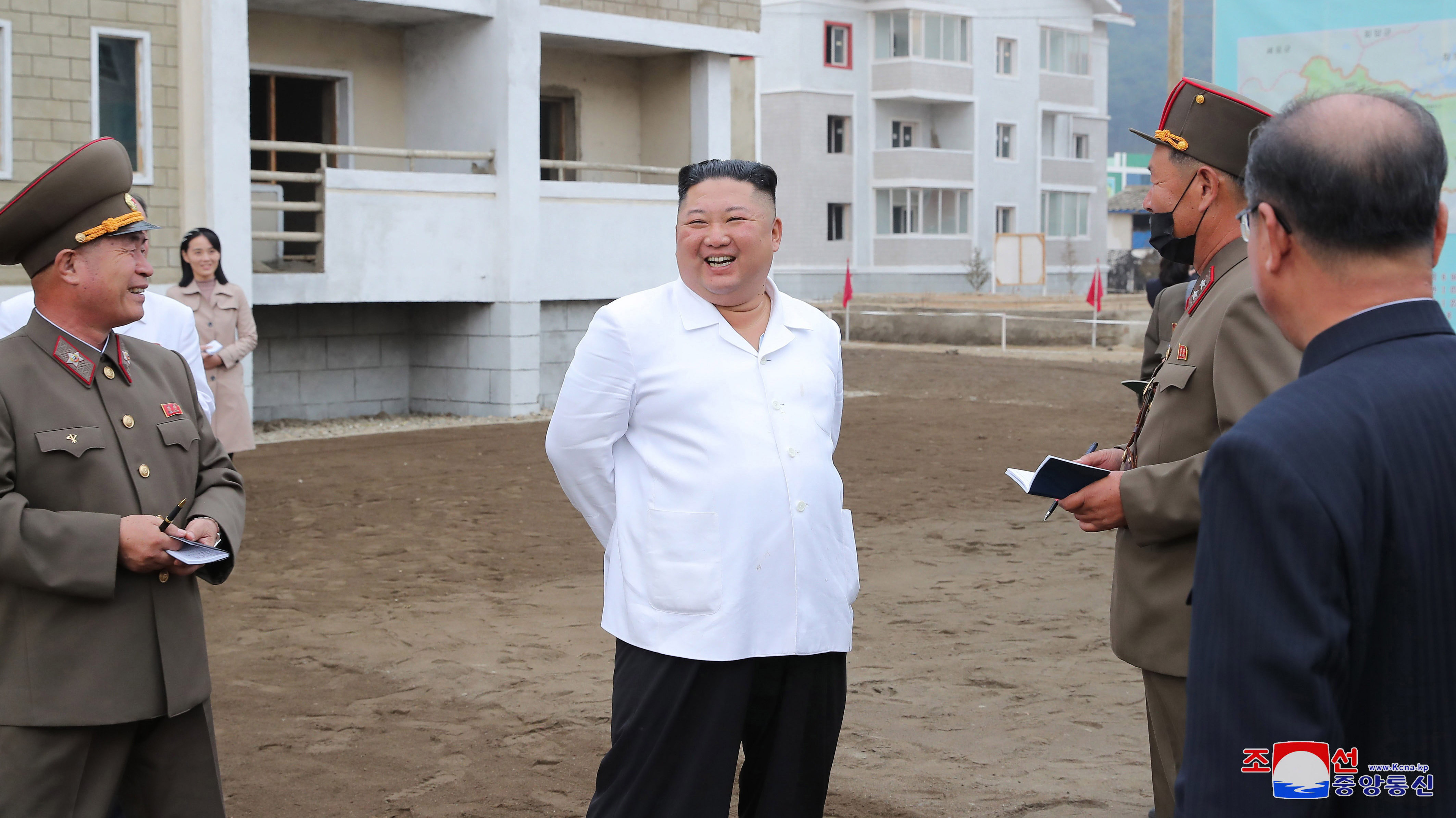 Kim Dzsongun szólt a népének, hogy húzzon bele, mert teljesíteni kell az ötéves tervet a járvány ellenére is