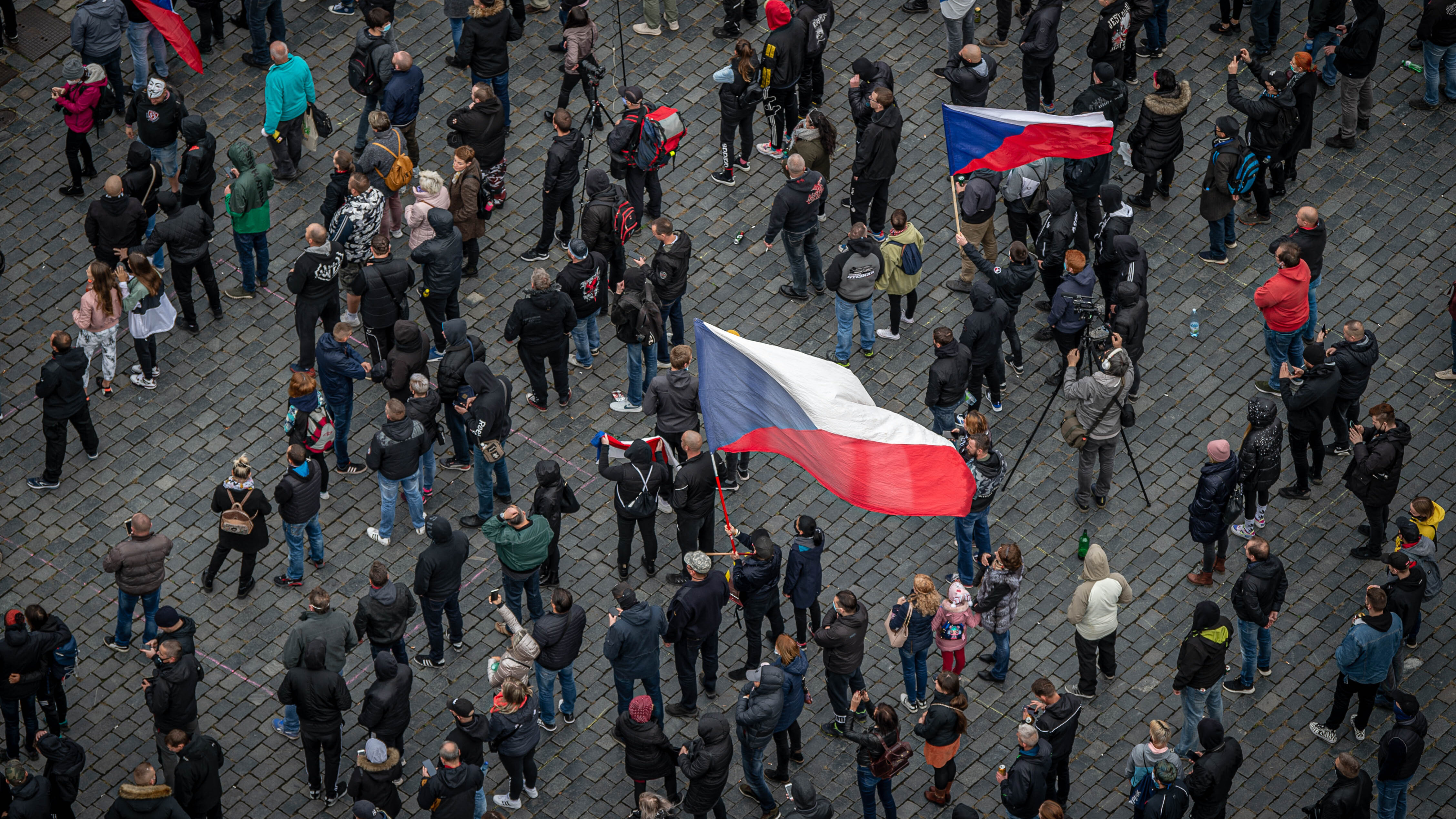 A cseh kormány 500 millió koronával segíti az utazási irodákat