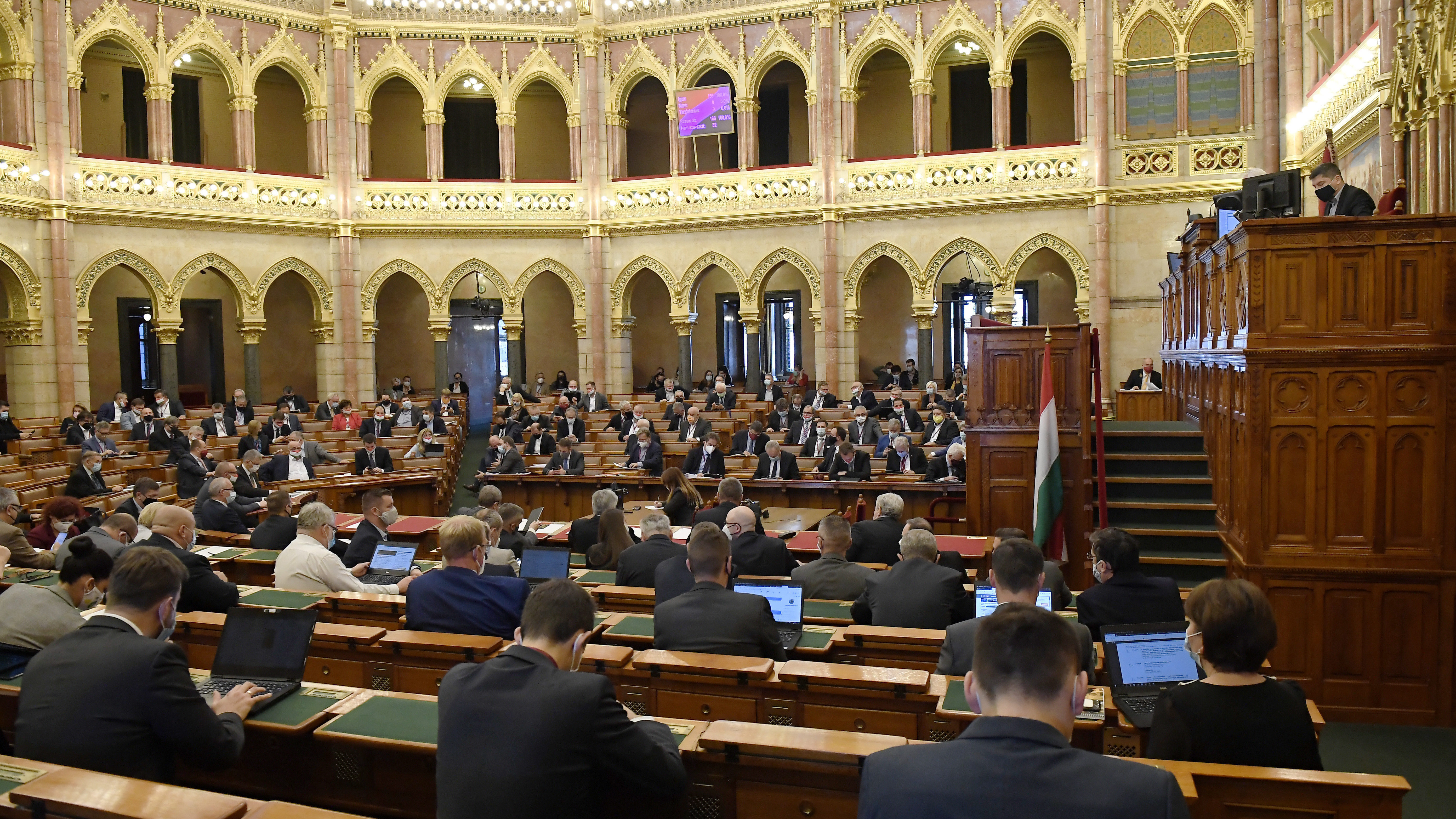 Megszavazta a parlament a győri kettős gyermekgyilkosság miatt benyújtott törvényt