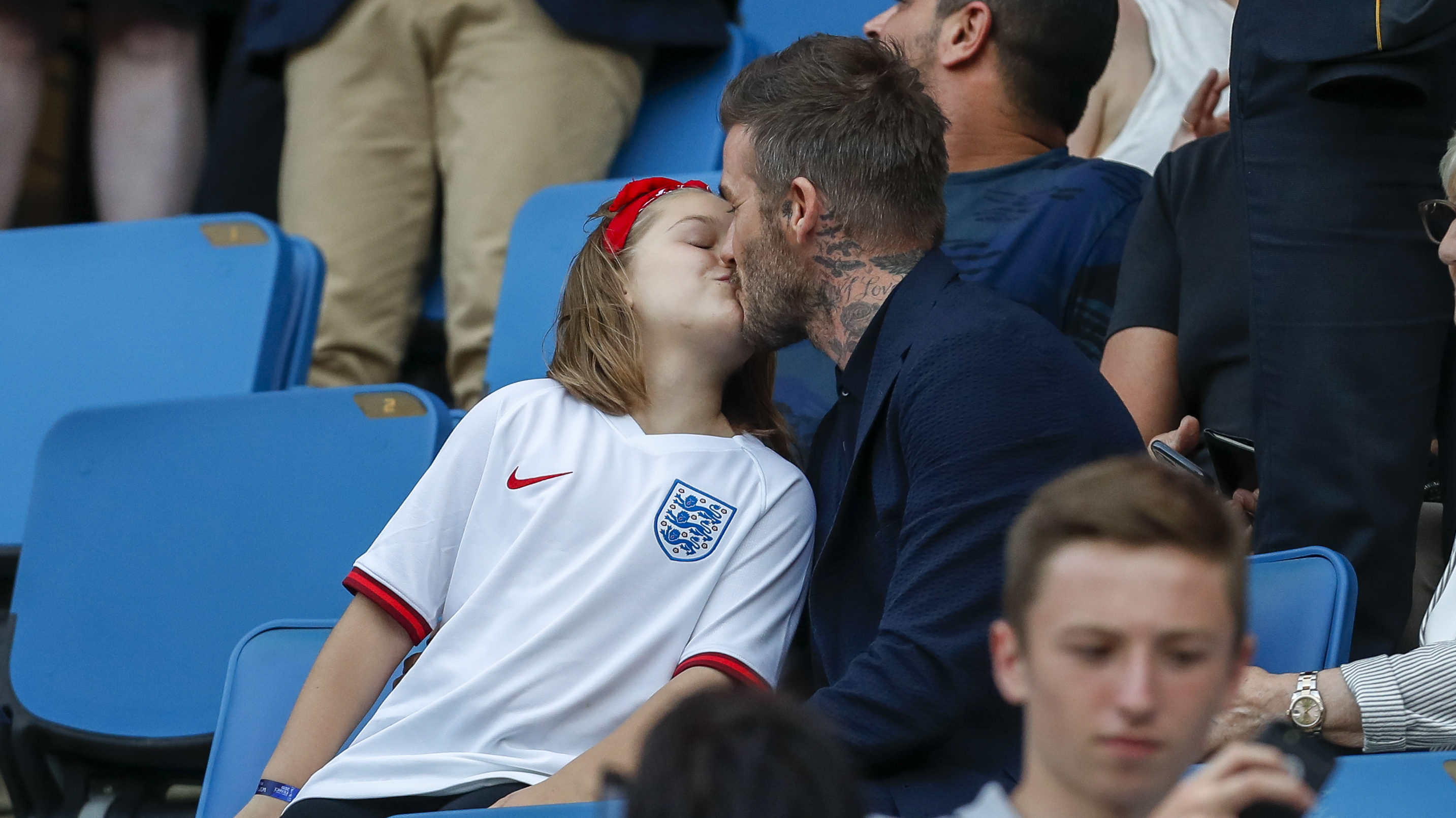 David Beckham szájon puszilta kilencéves lányát és az Instagramon elszabadult a pokol