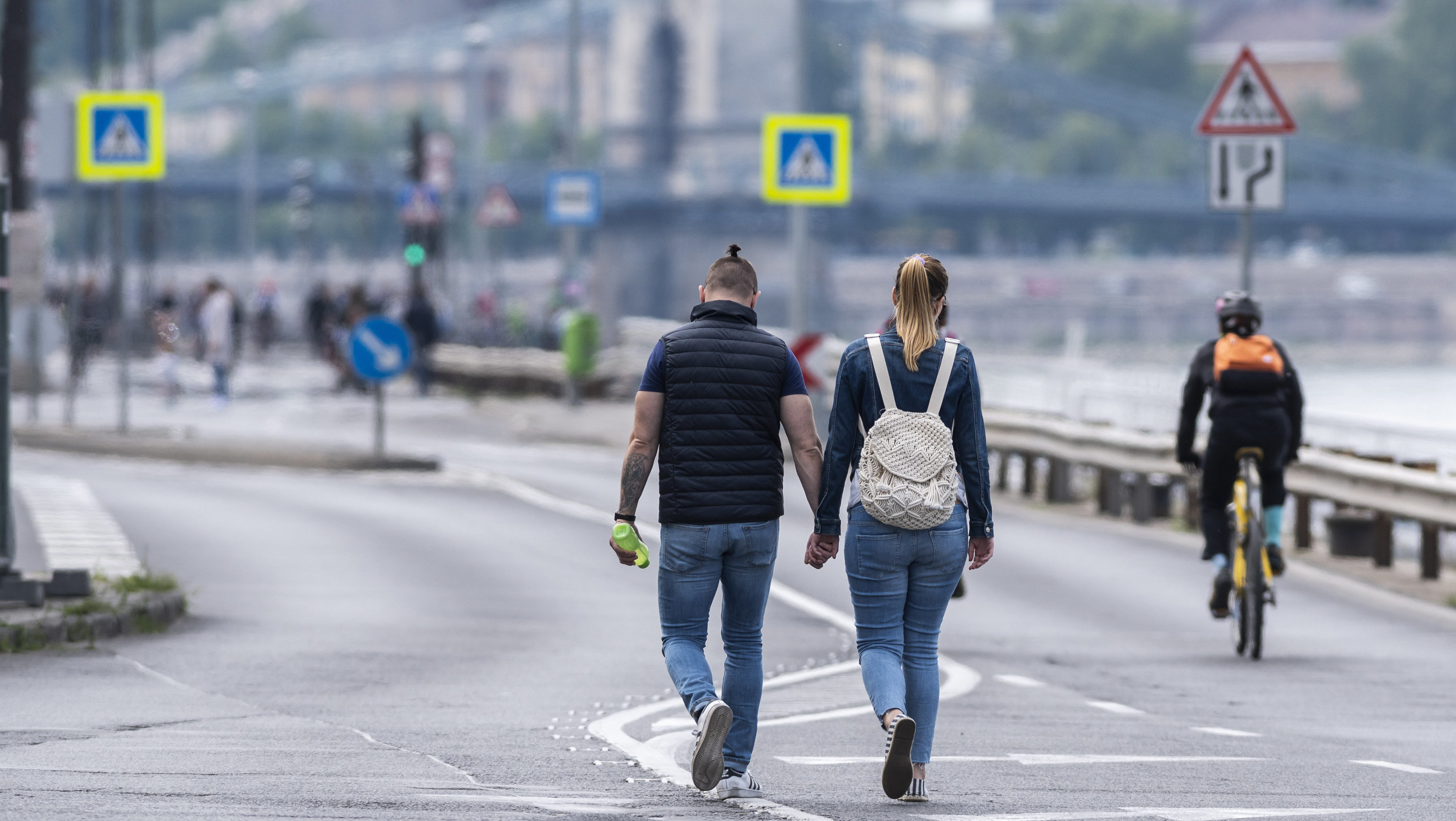 A hosszú hétvégén lesz idén utoljára a gyalogosoké és bicikliseké a pesti alsó rakpart