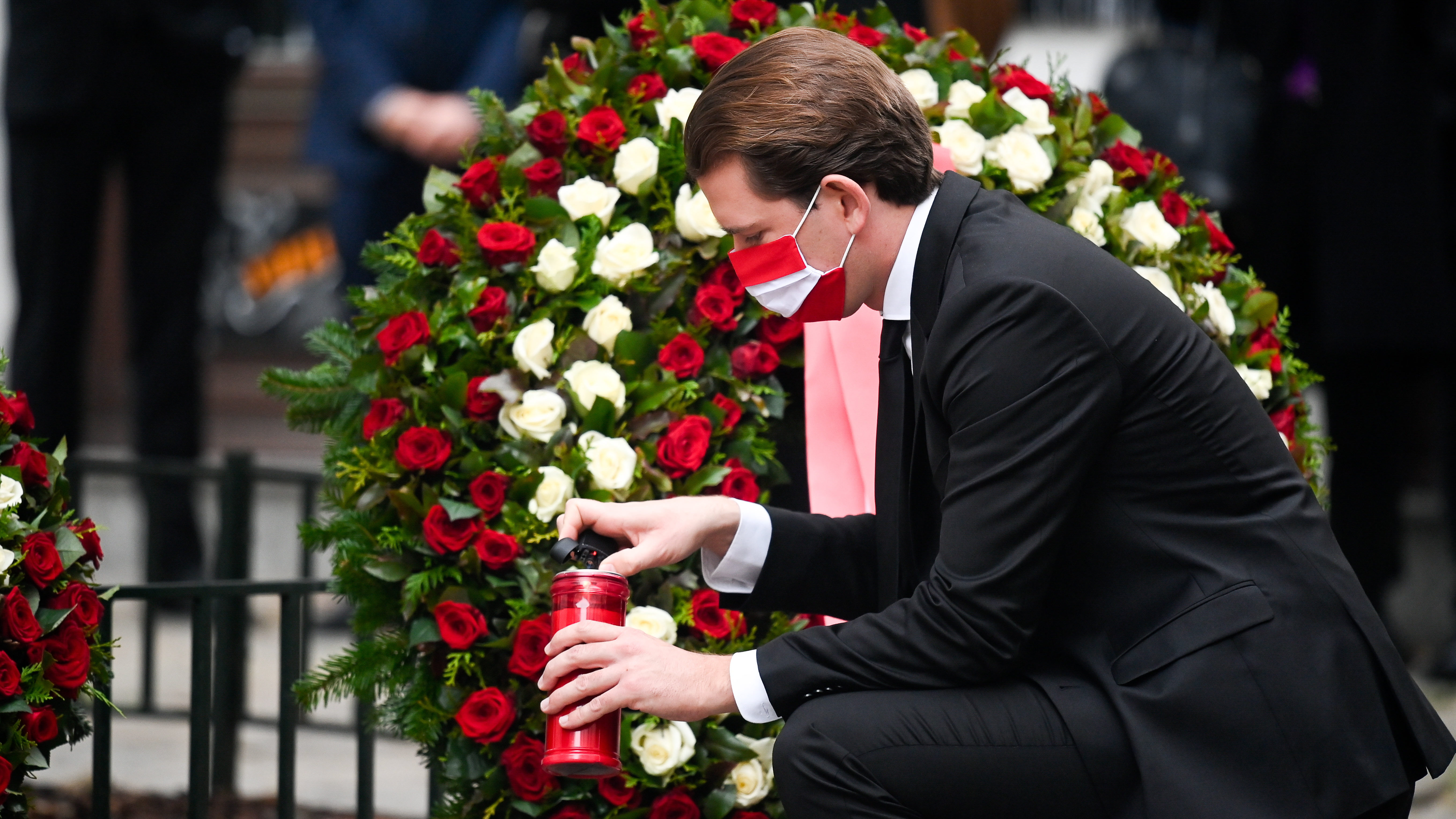 Háromnapos nemzeti gyászt rendelt el az osztrák kormány