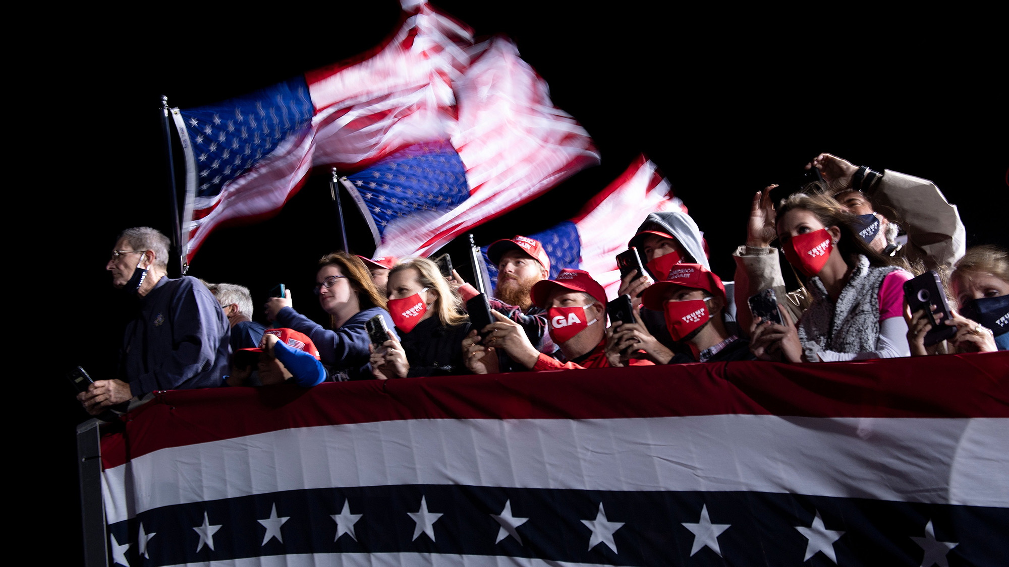 Néhány államon múlik, hogy ki nyeri az amerikai elnökválasztást