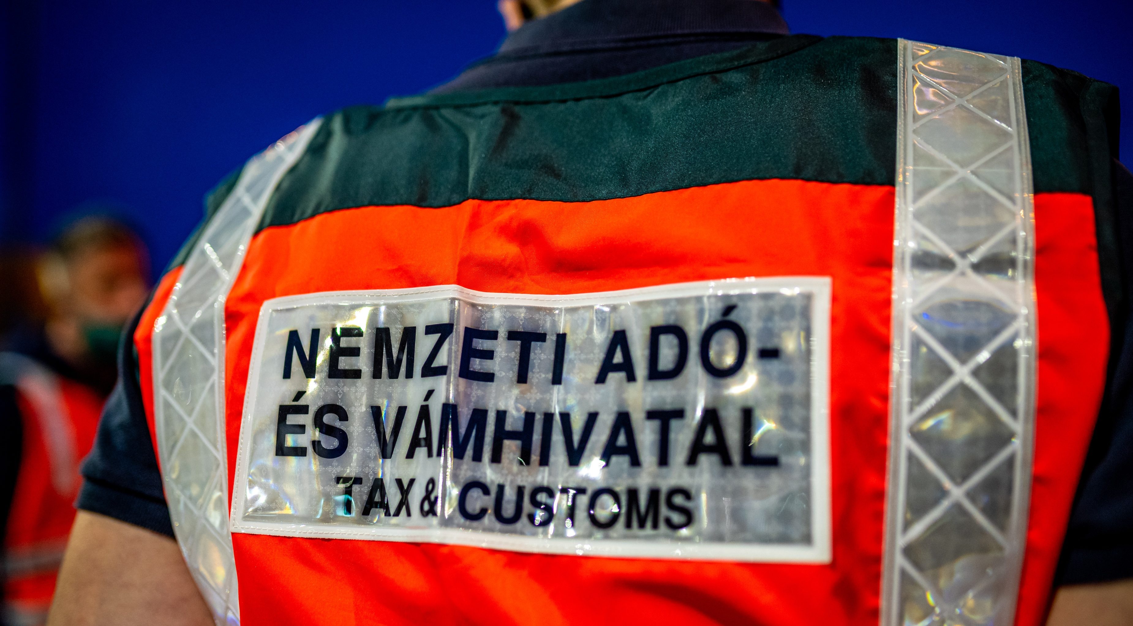 Zsebből kicsengették a milliós bírságot a cigicsempészek a NAV-nak