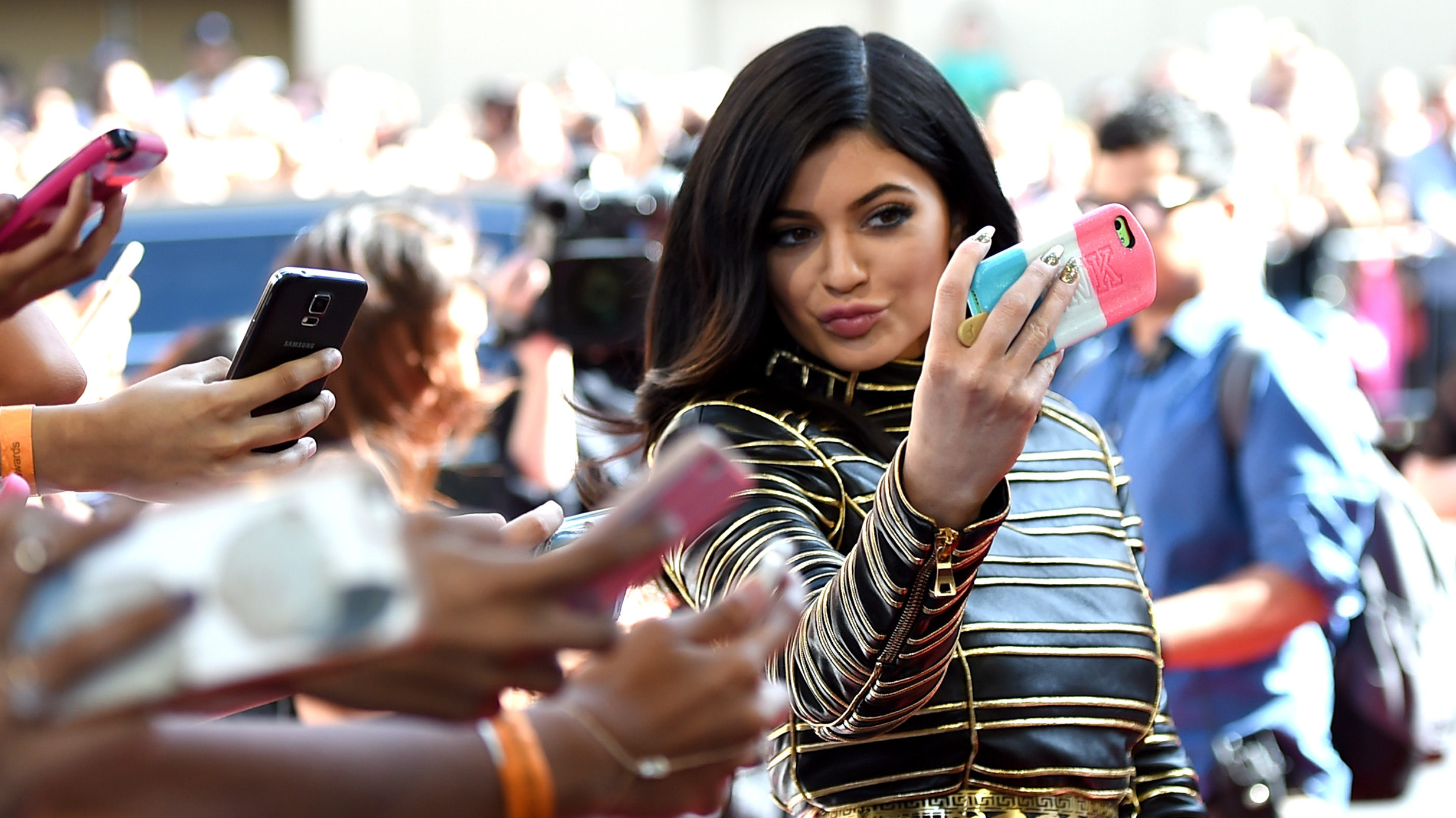 Kylie Jenner elérte a 200 millió Instagram-követőt