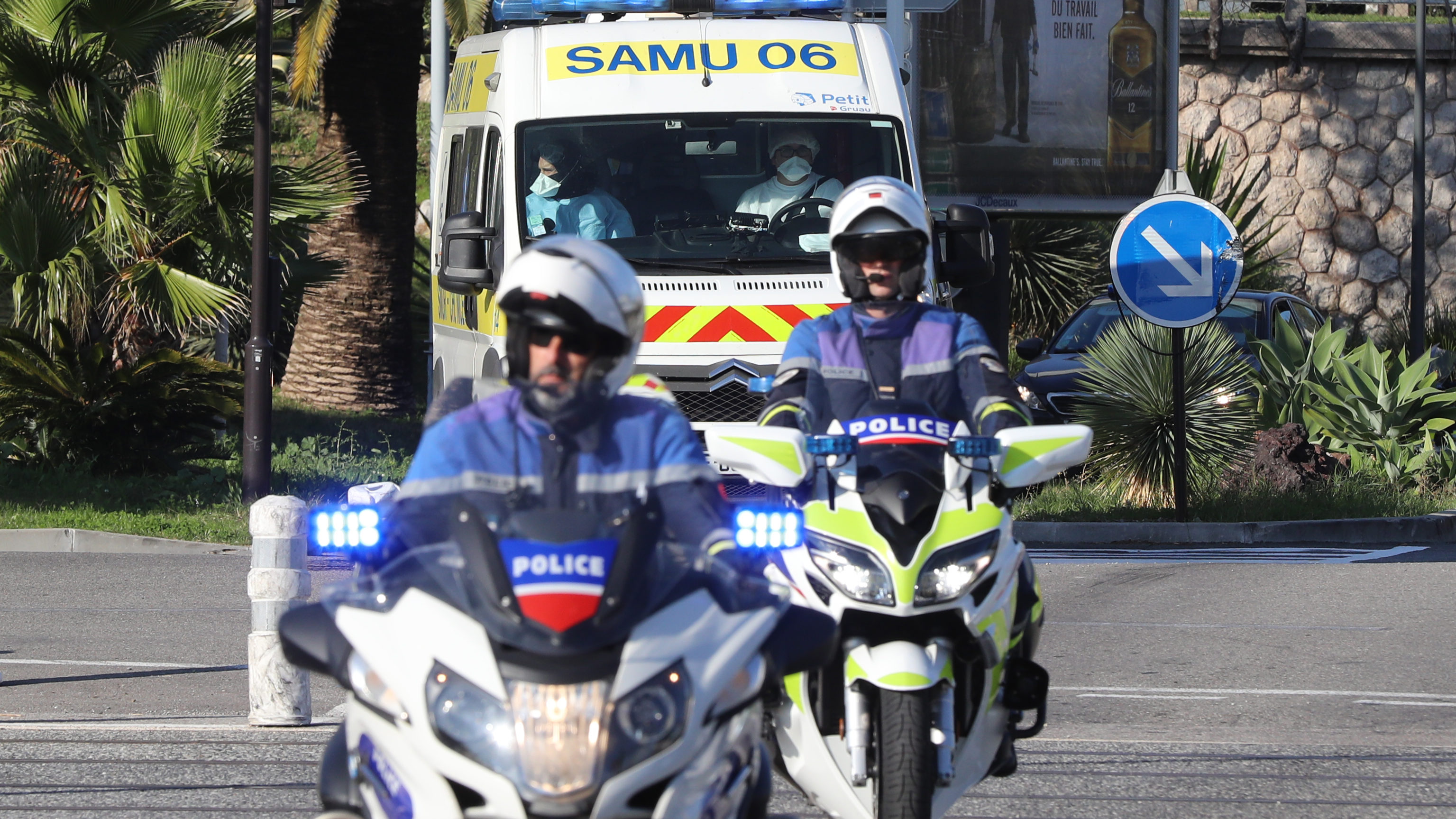 Párizsba szállították a súlyos állapotban lévő nizzai merénylőt