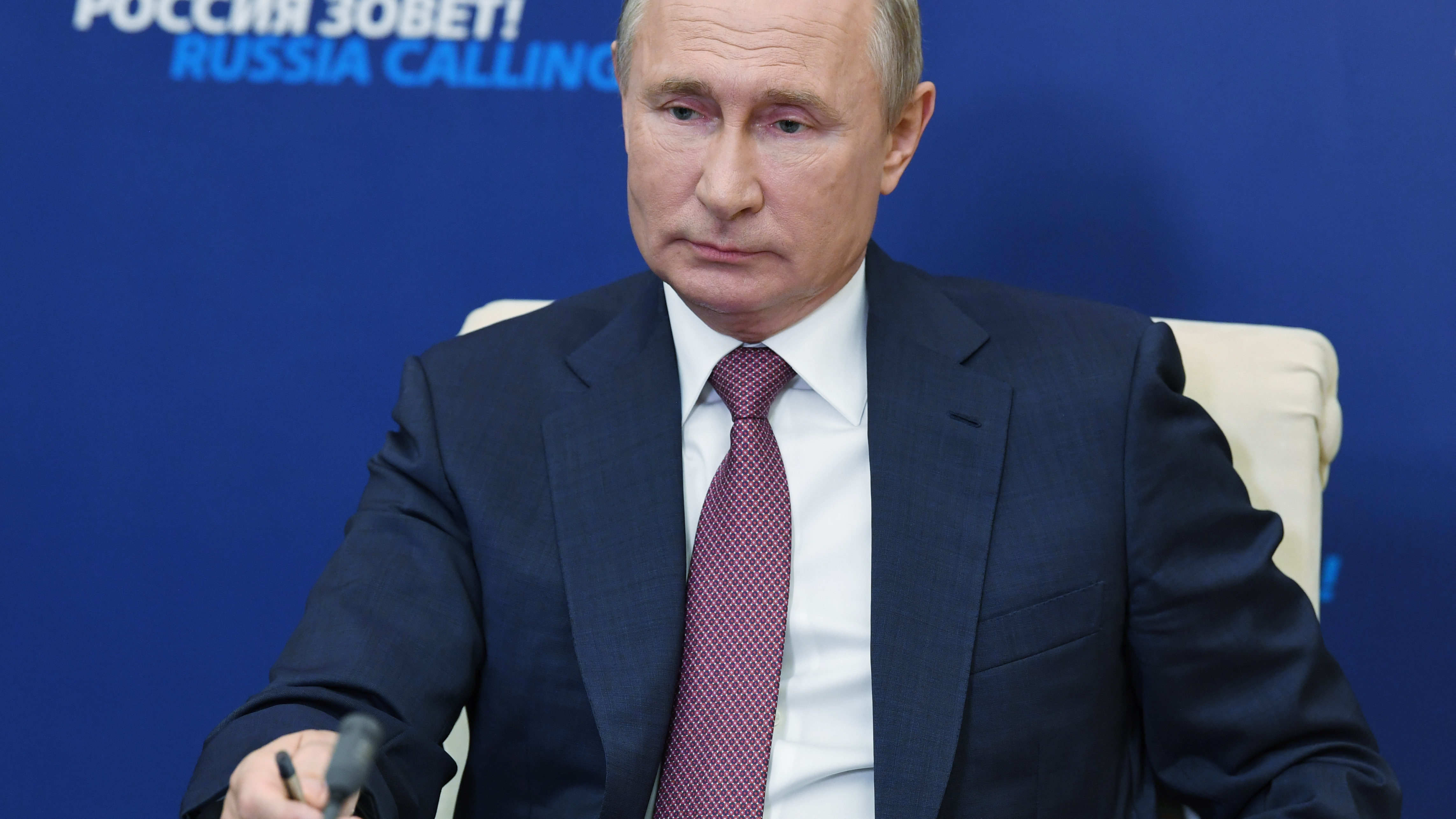 Vlagyimir Putyin sort cserélt az orosz kormányban