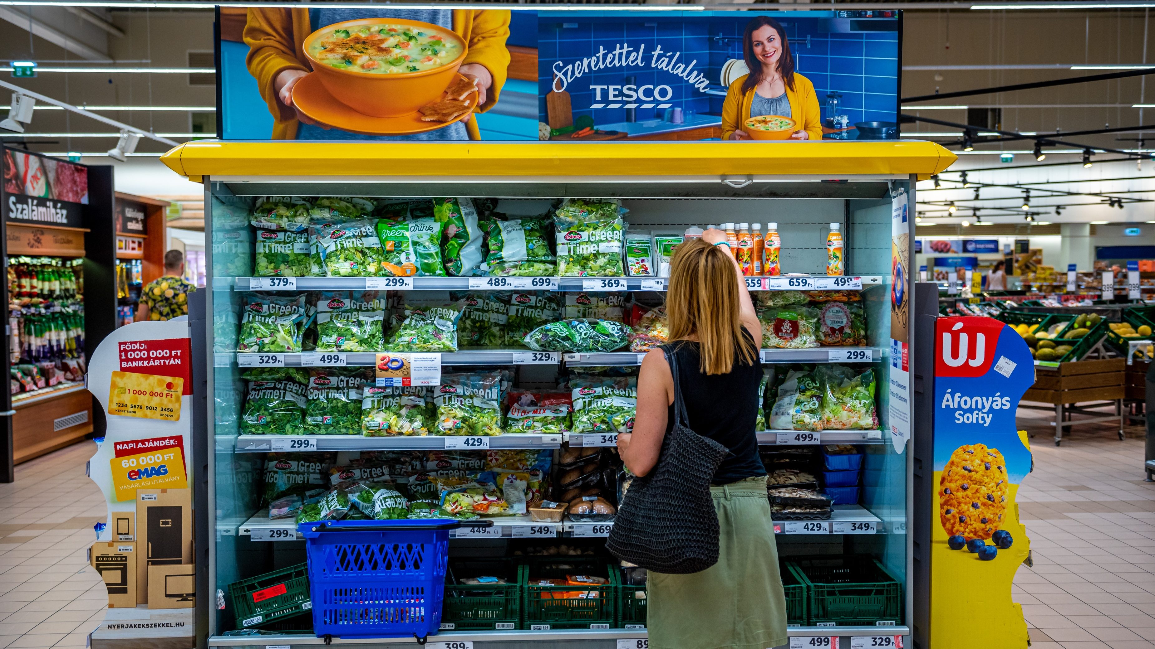 Extra bónuszt fizet decemberre dolgozóinak a Tesco