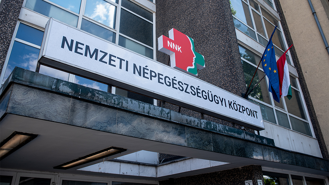A népegészségügyi központ befeszült az antigén gyorstesztek ellen, pedig Orbán is azok használatát jelentette be