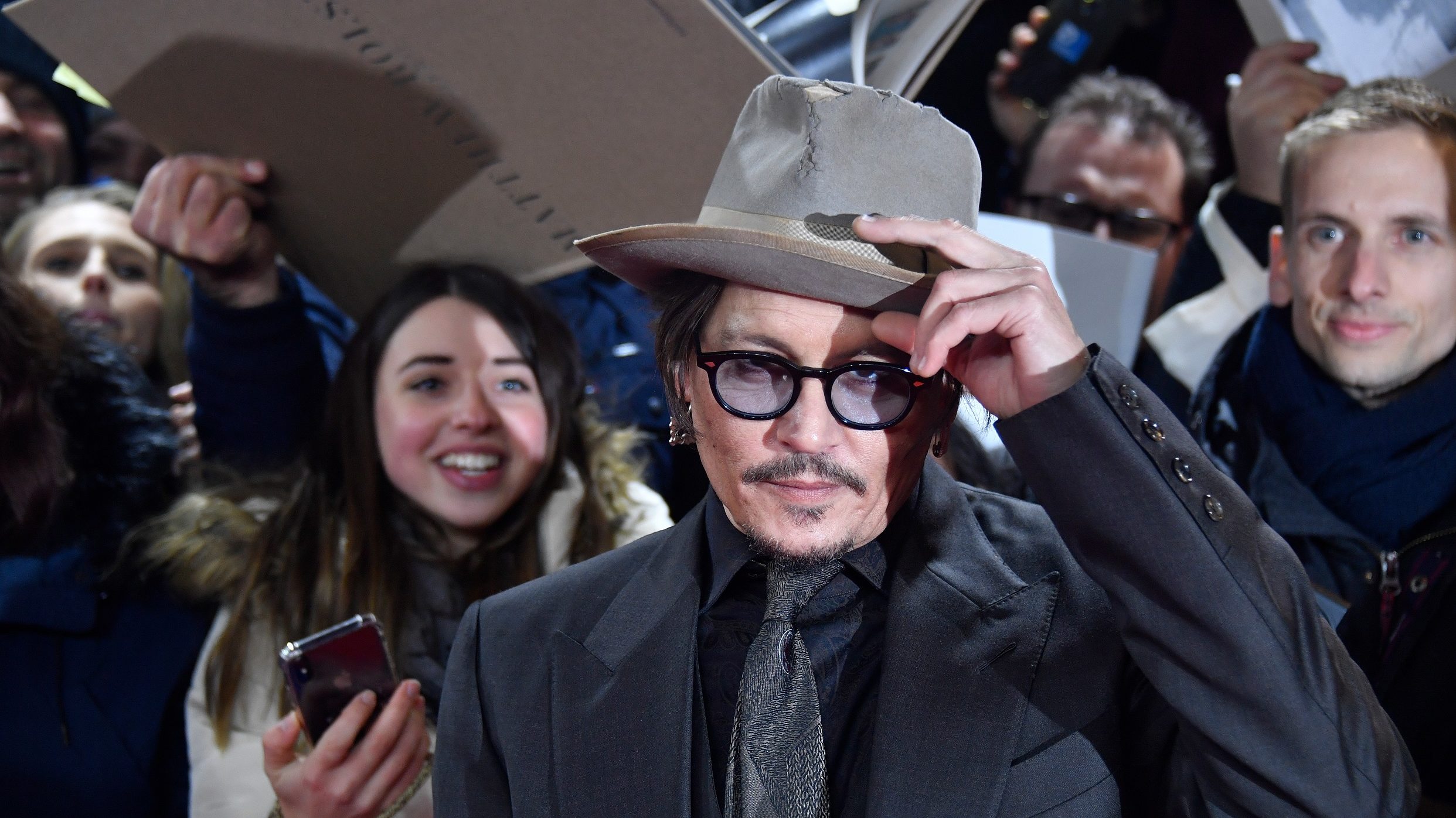 Teljes gázsit kap Johnny Depp a Legendás állatok 3. egyetlen jelenetéért