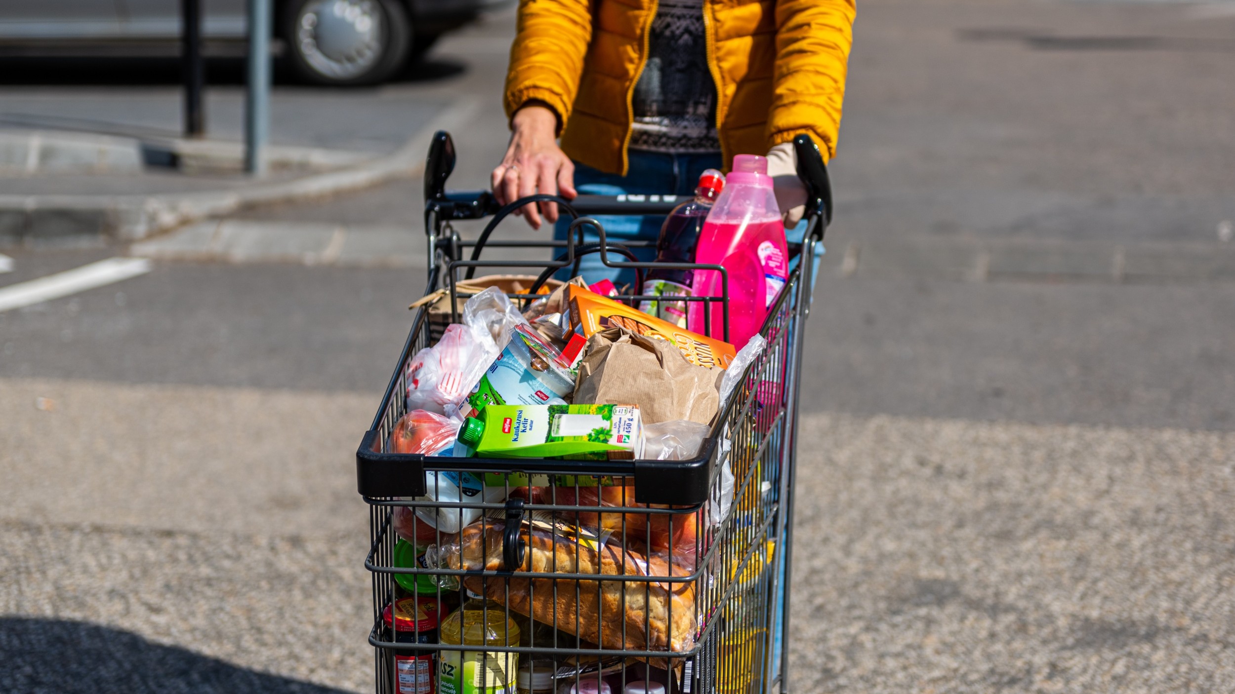 Így lesz nyitva az Aldi, a Lidl, az Ikea és a többi üzletlánc