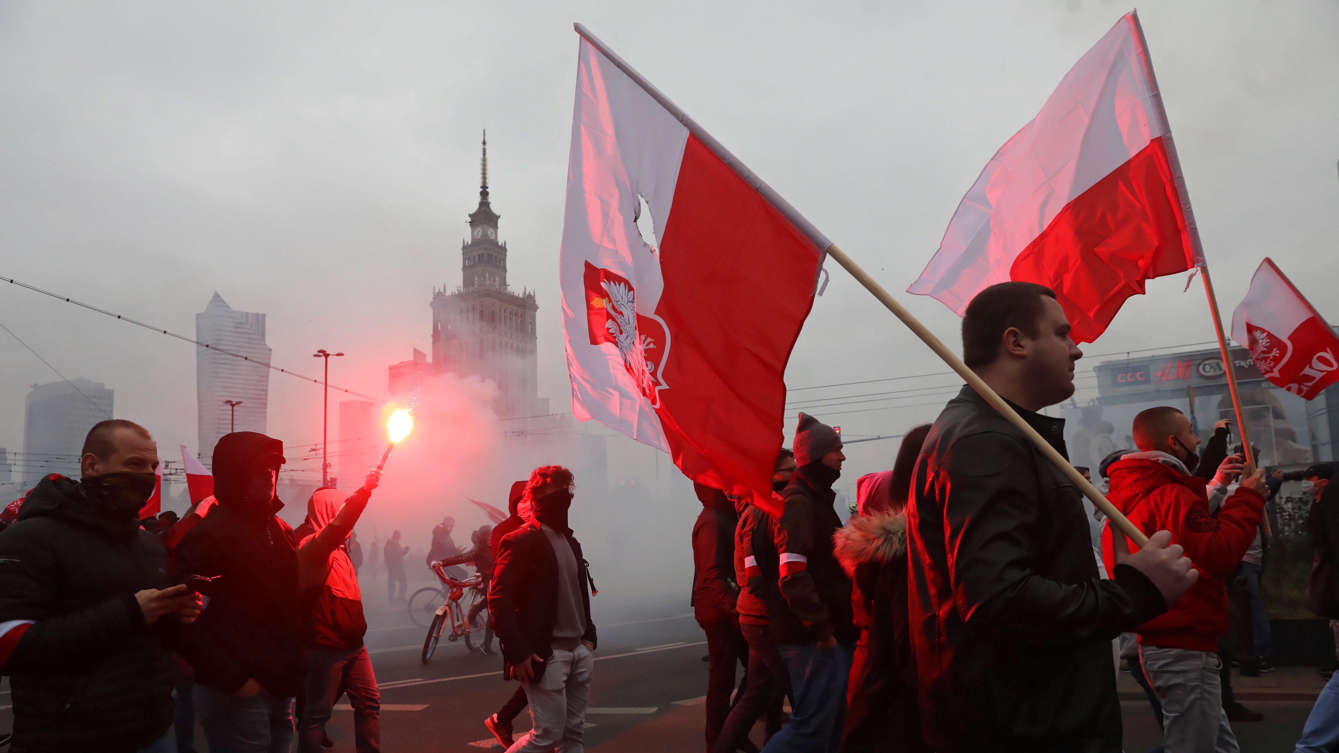 Varsóban arcon lőtték a rendőrök az Szolidaritás 74 éves fotósát