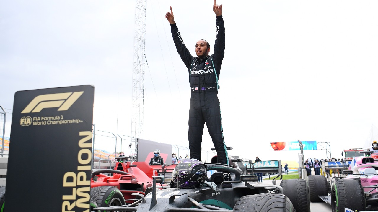 „Lewis Hamilton a hetedik mennyországba került”