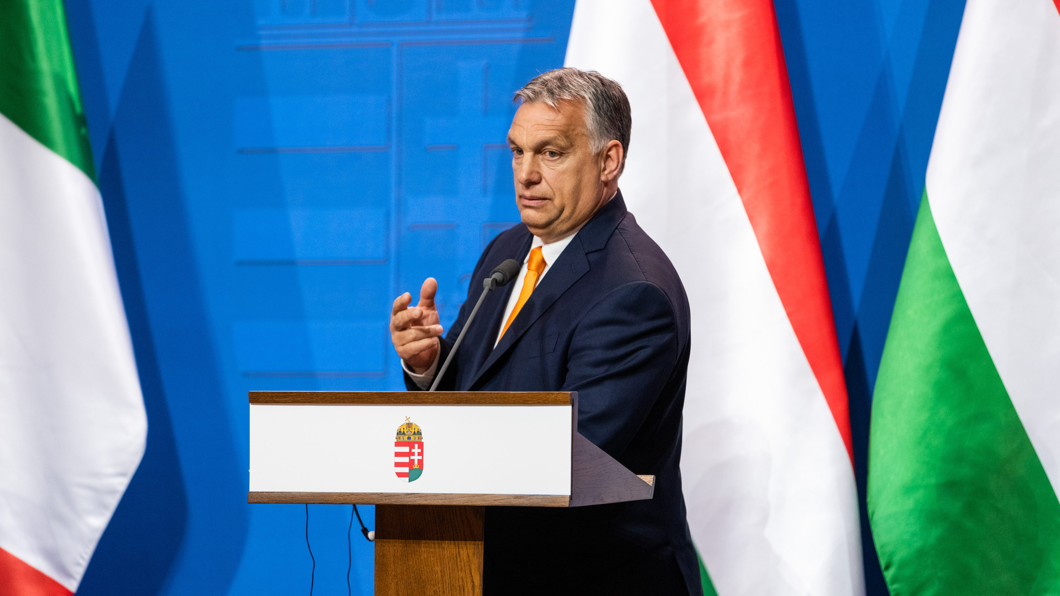 Azt üzeni az ellenzék Európának, hogy az Orbán-kormány nem egyenlő Magyarországgal