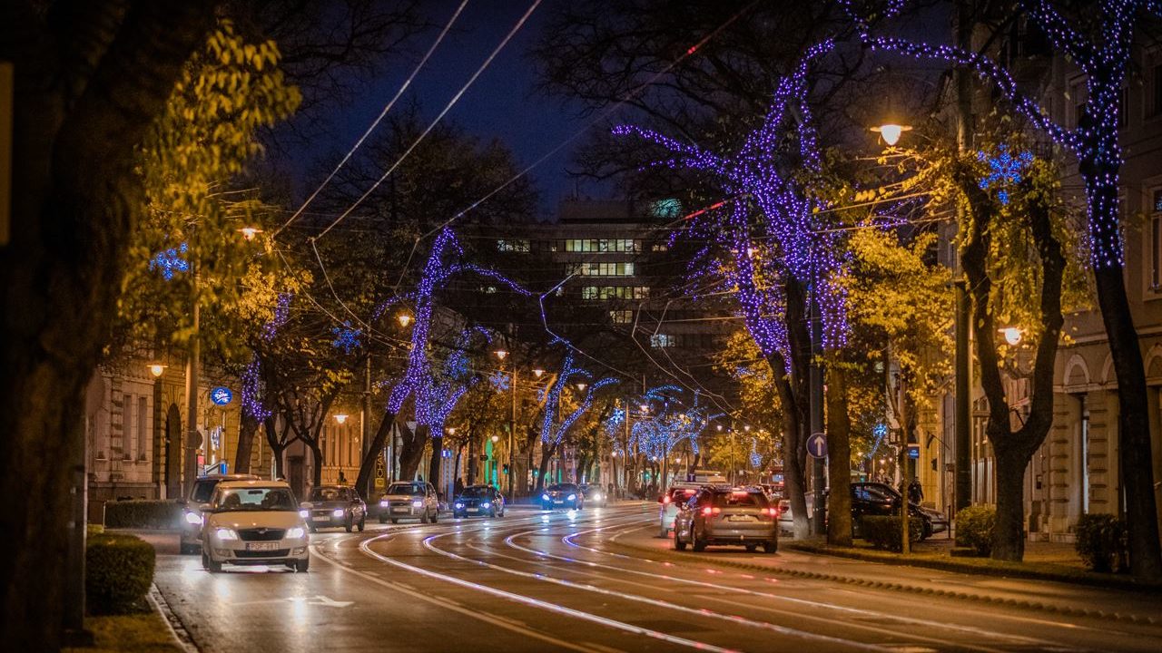 Repülőről kapcsolják fel Szeged ünnepi fényeit