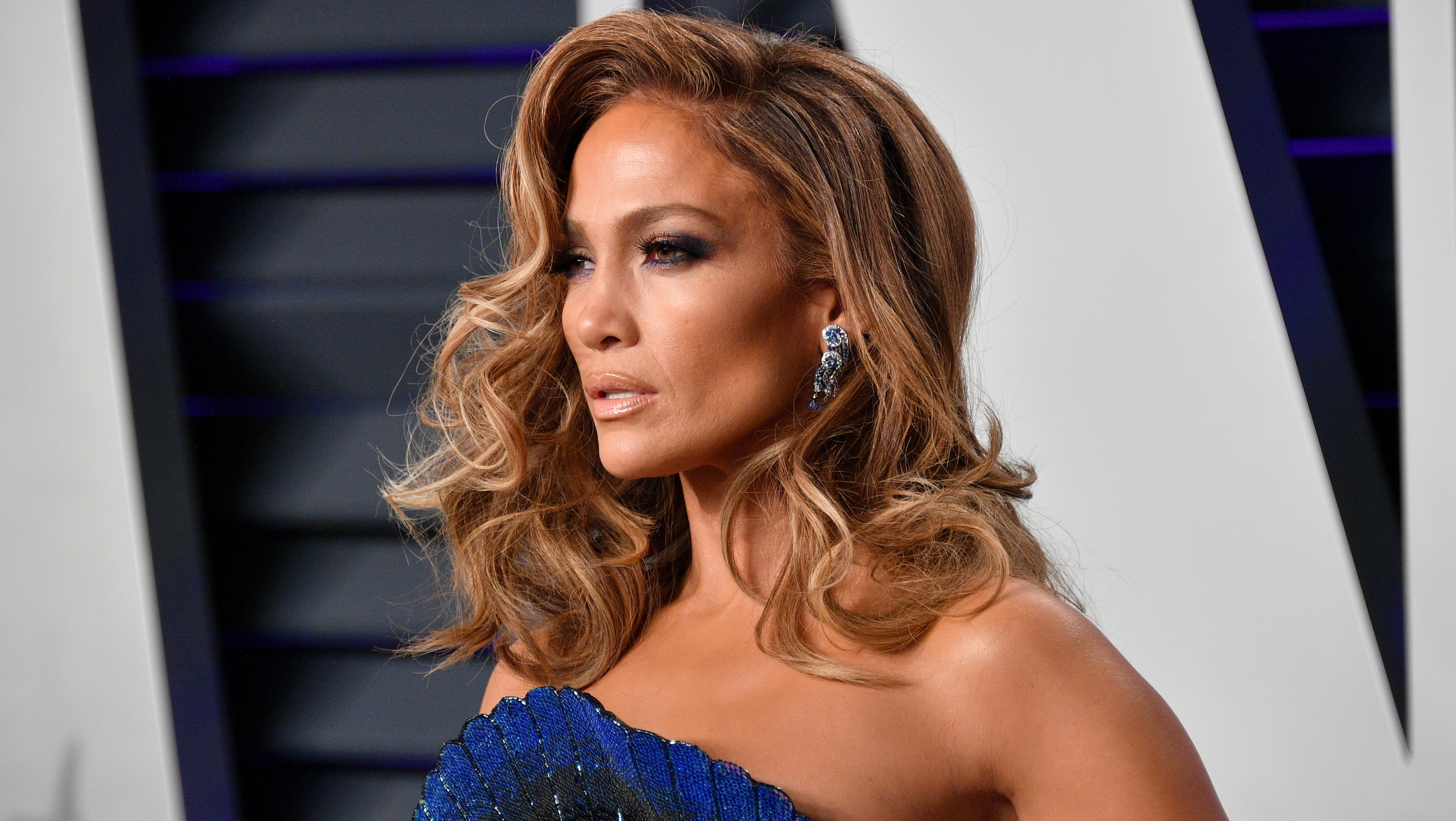 Jennifer Lopez tök pucéran látható új lemezborítóján